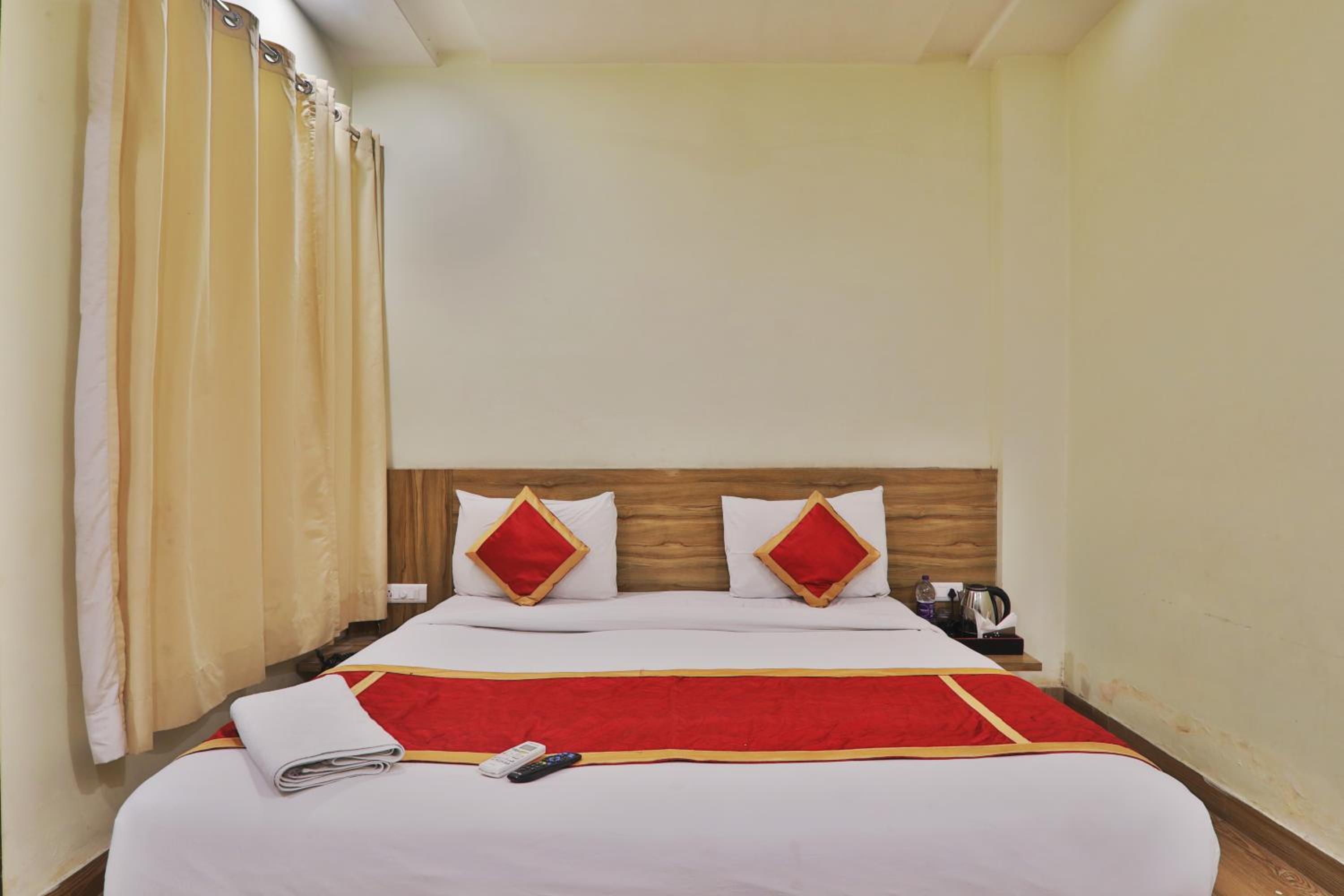 Deluxe Room - Photo 1