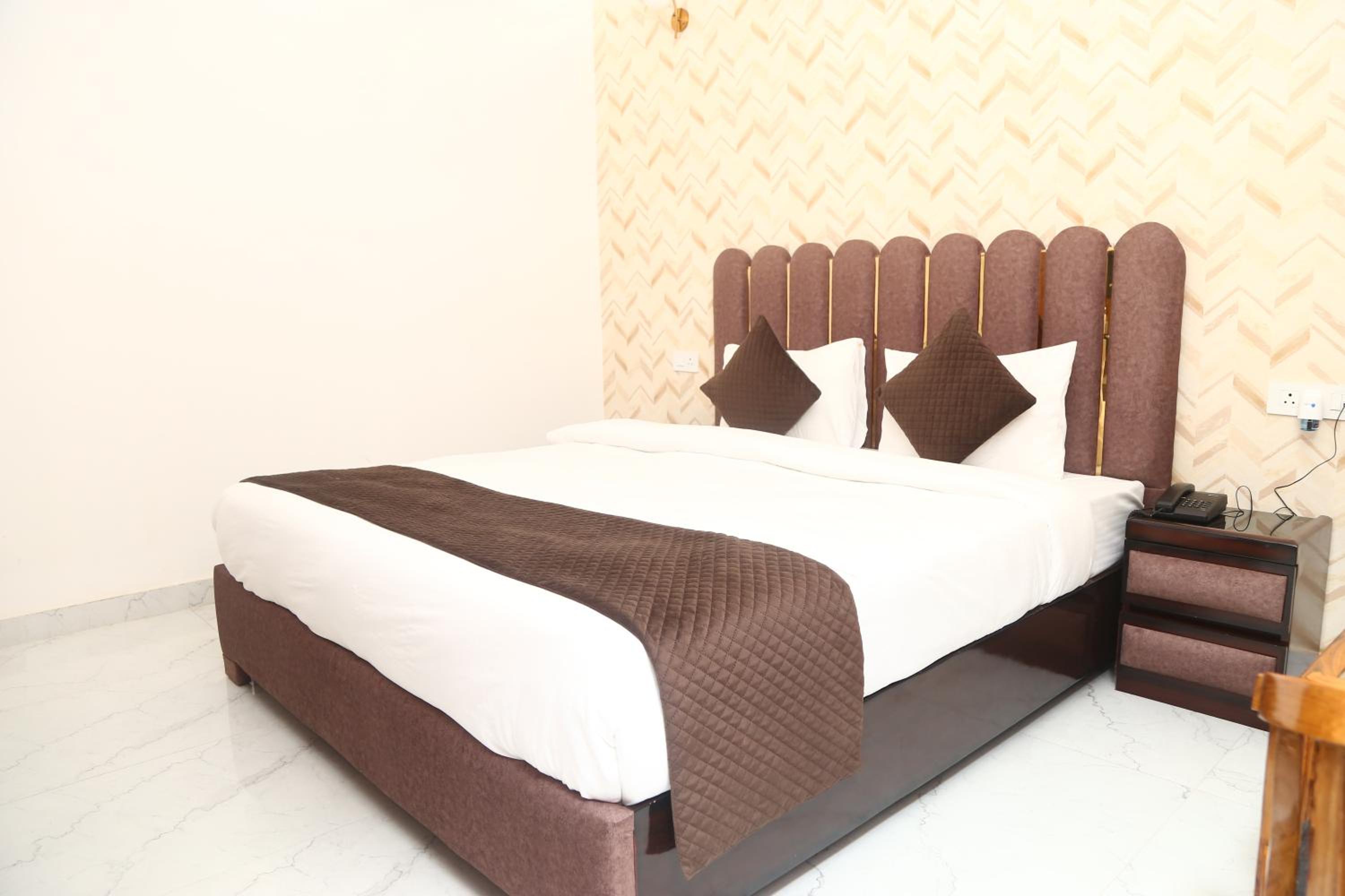 Economy Double Room photo 2