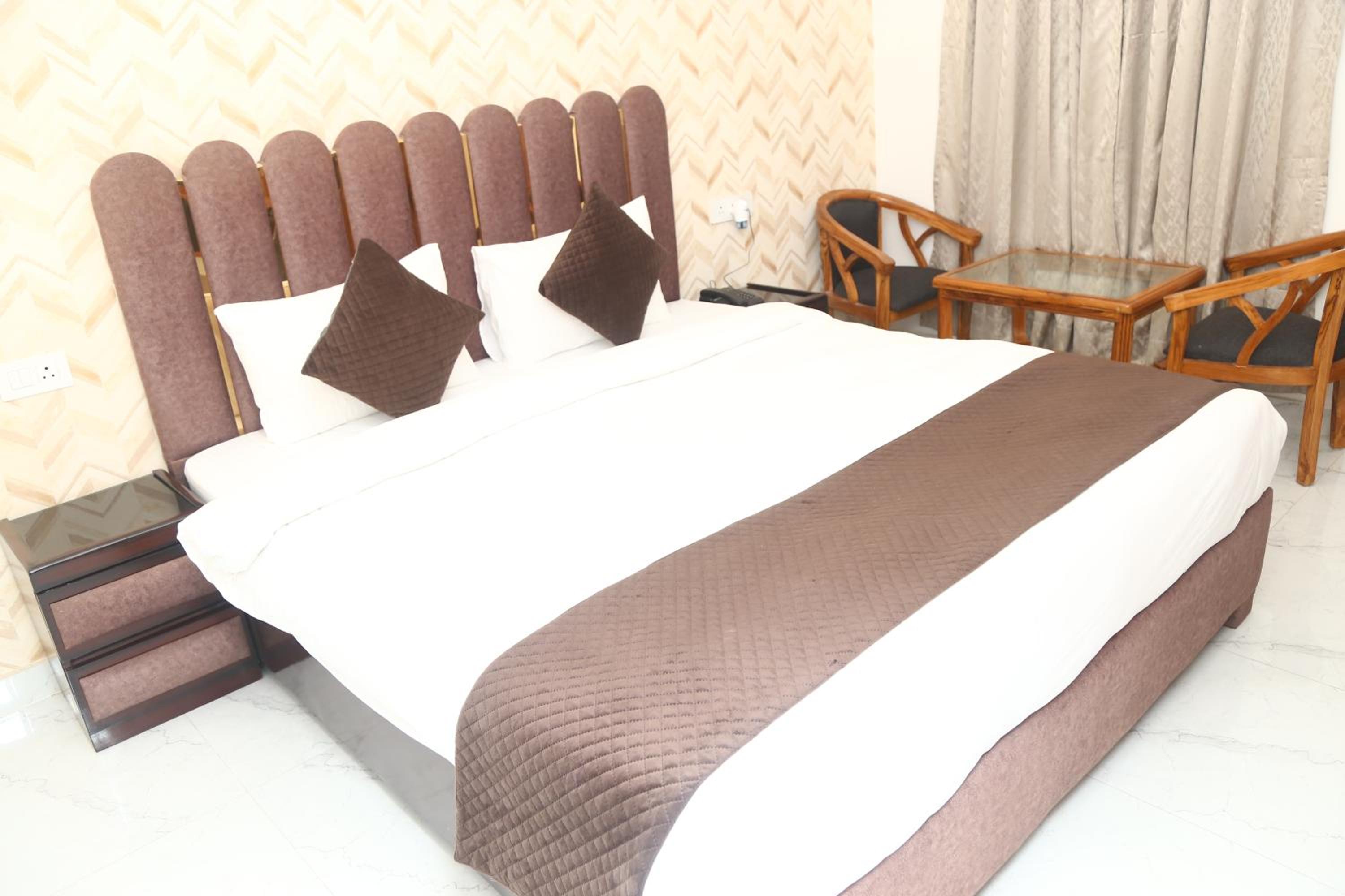 Economy Double Room photo 3