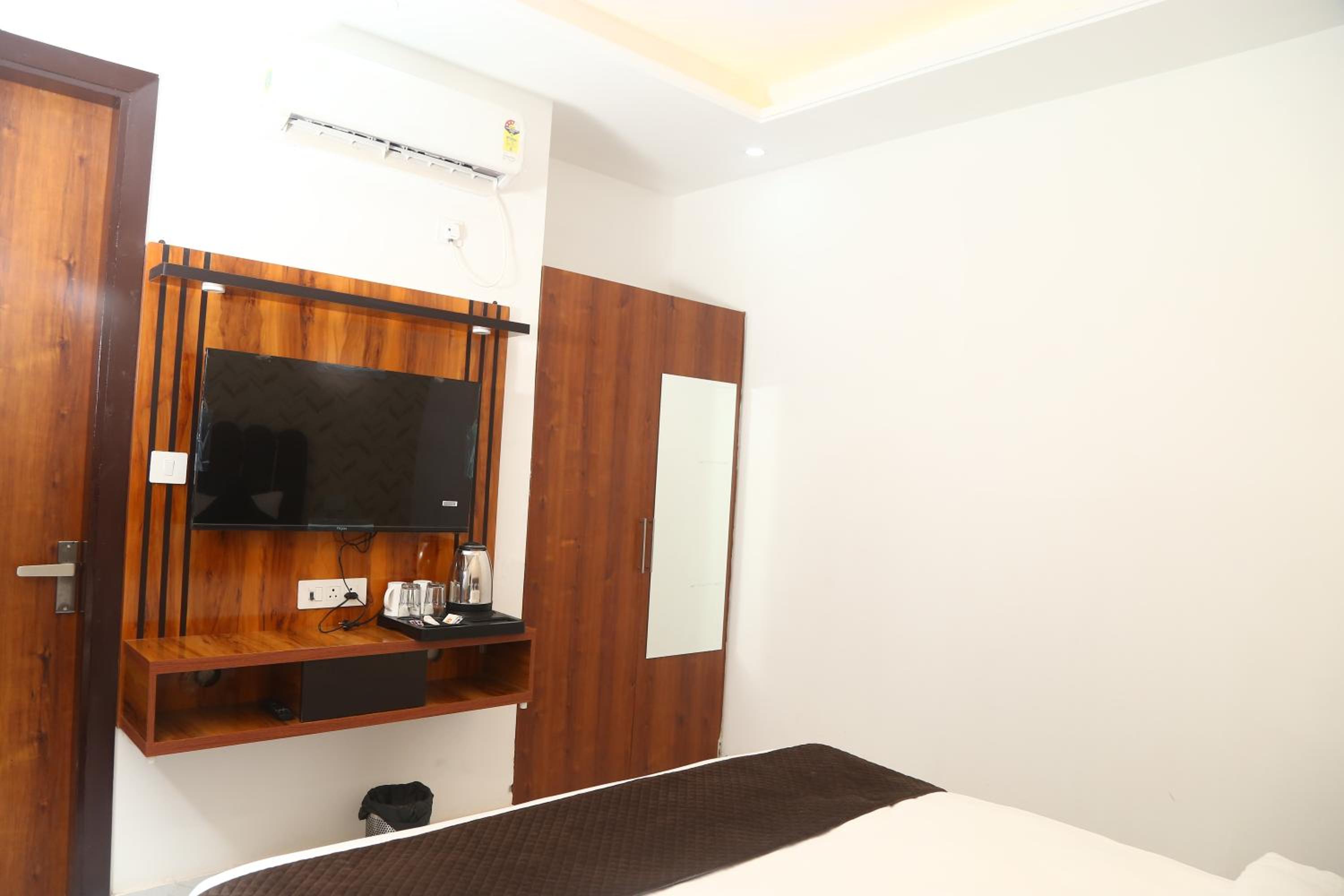 Deluxe Double Room photo 3