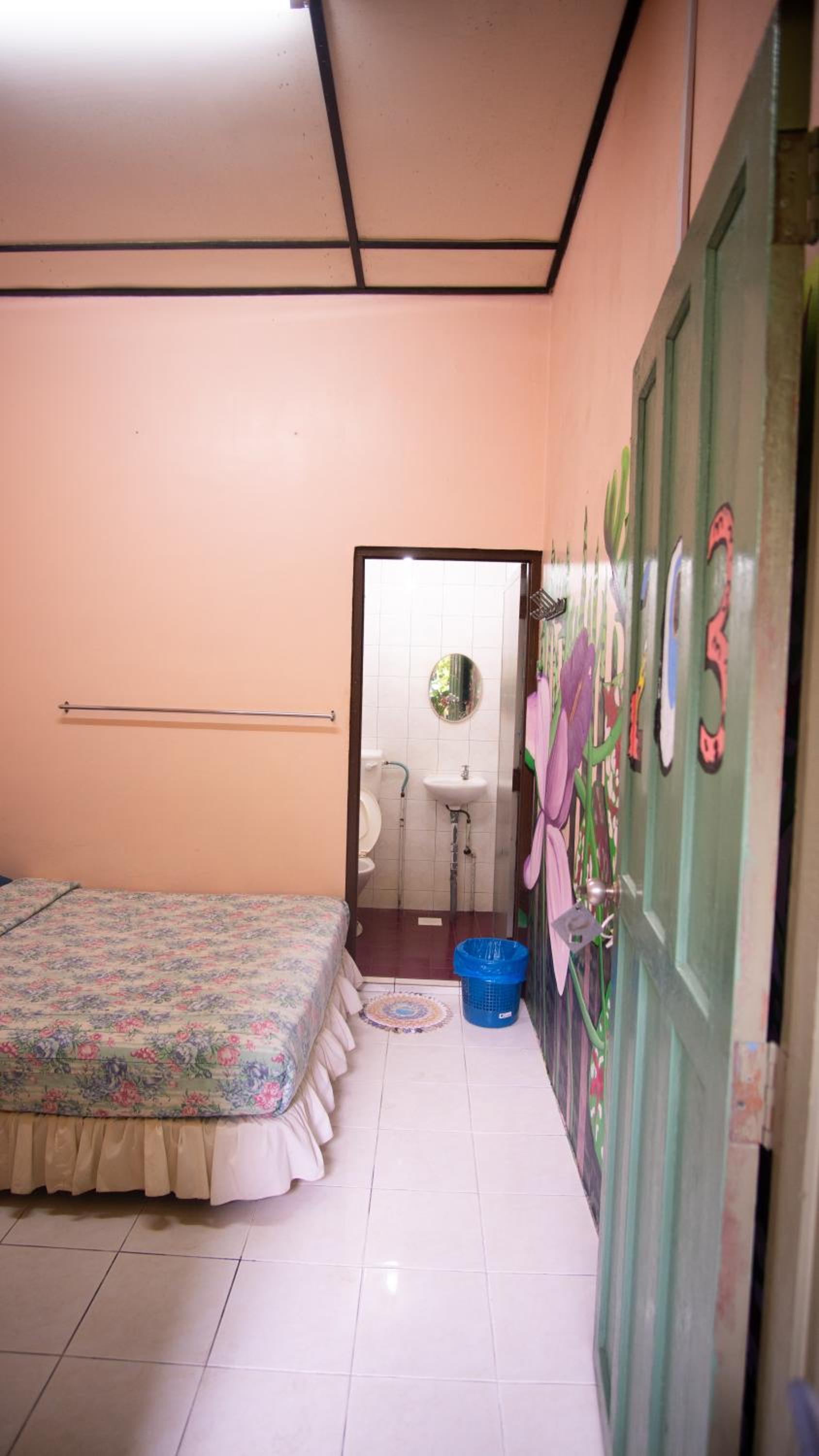 Double Room with Private Bathroom photo 2