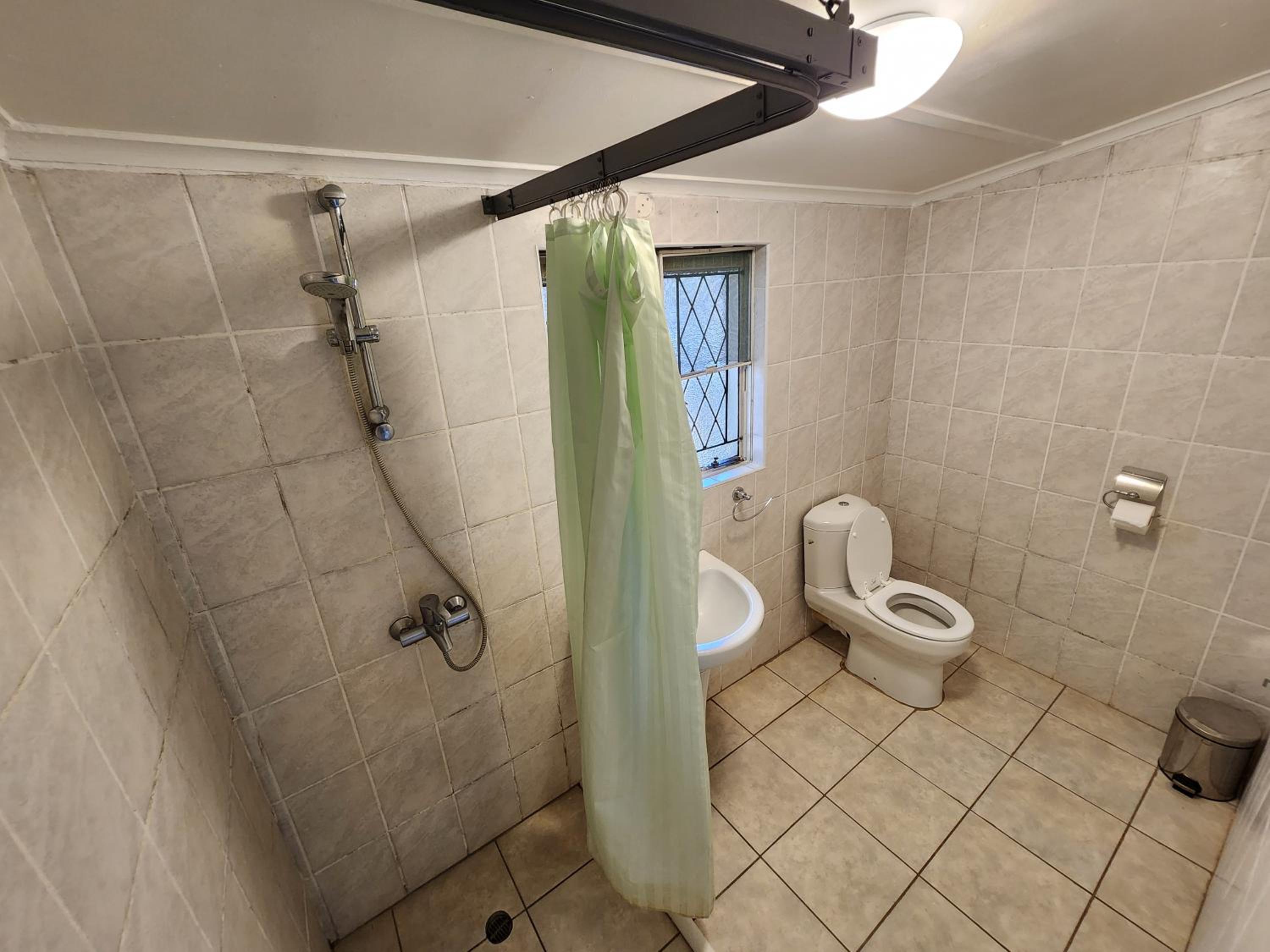 Twin Room with Shower photo 2
