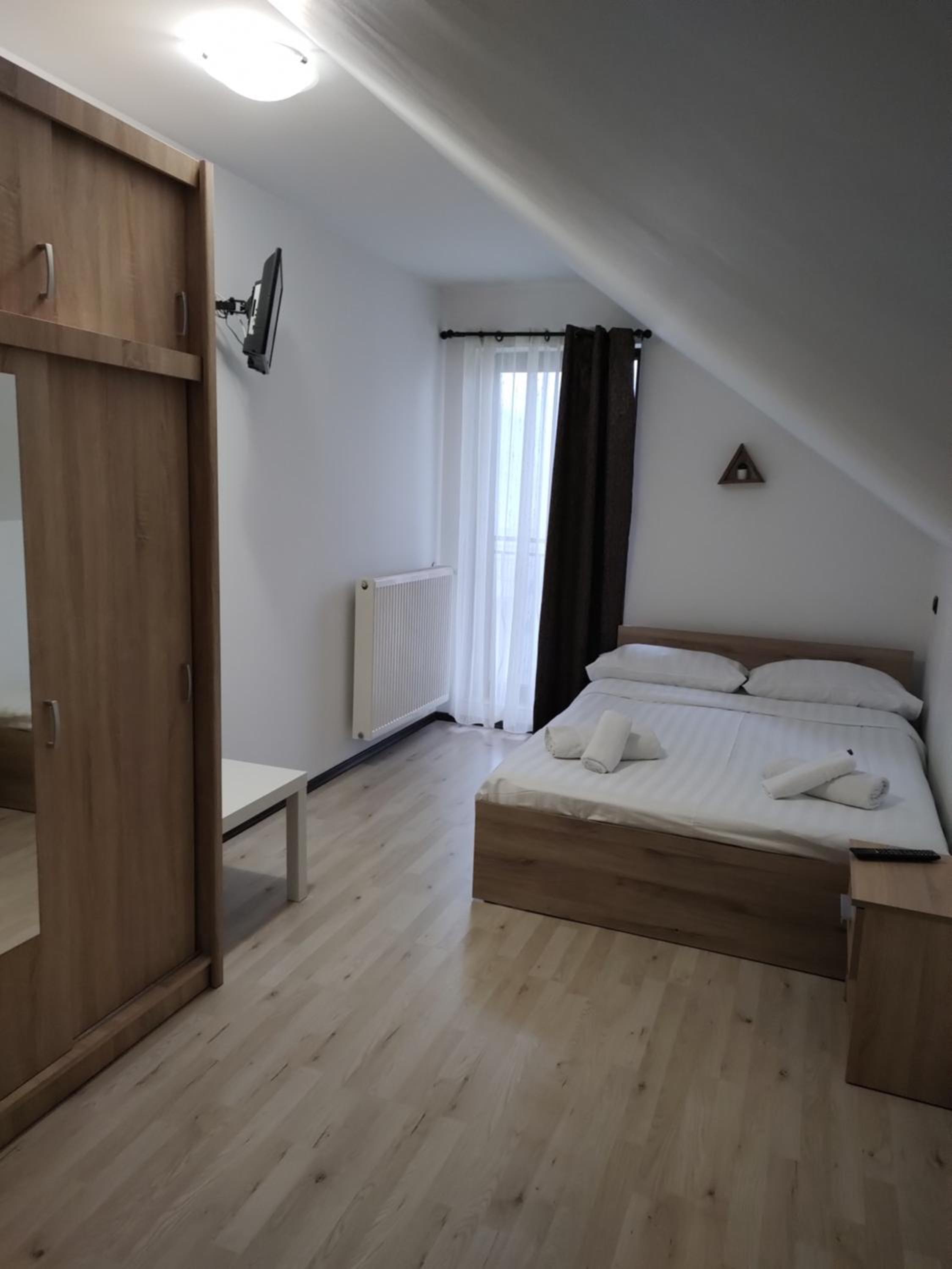 Standard Double Room - Photo 2