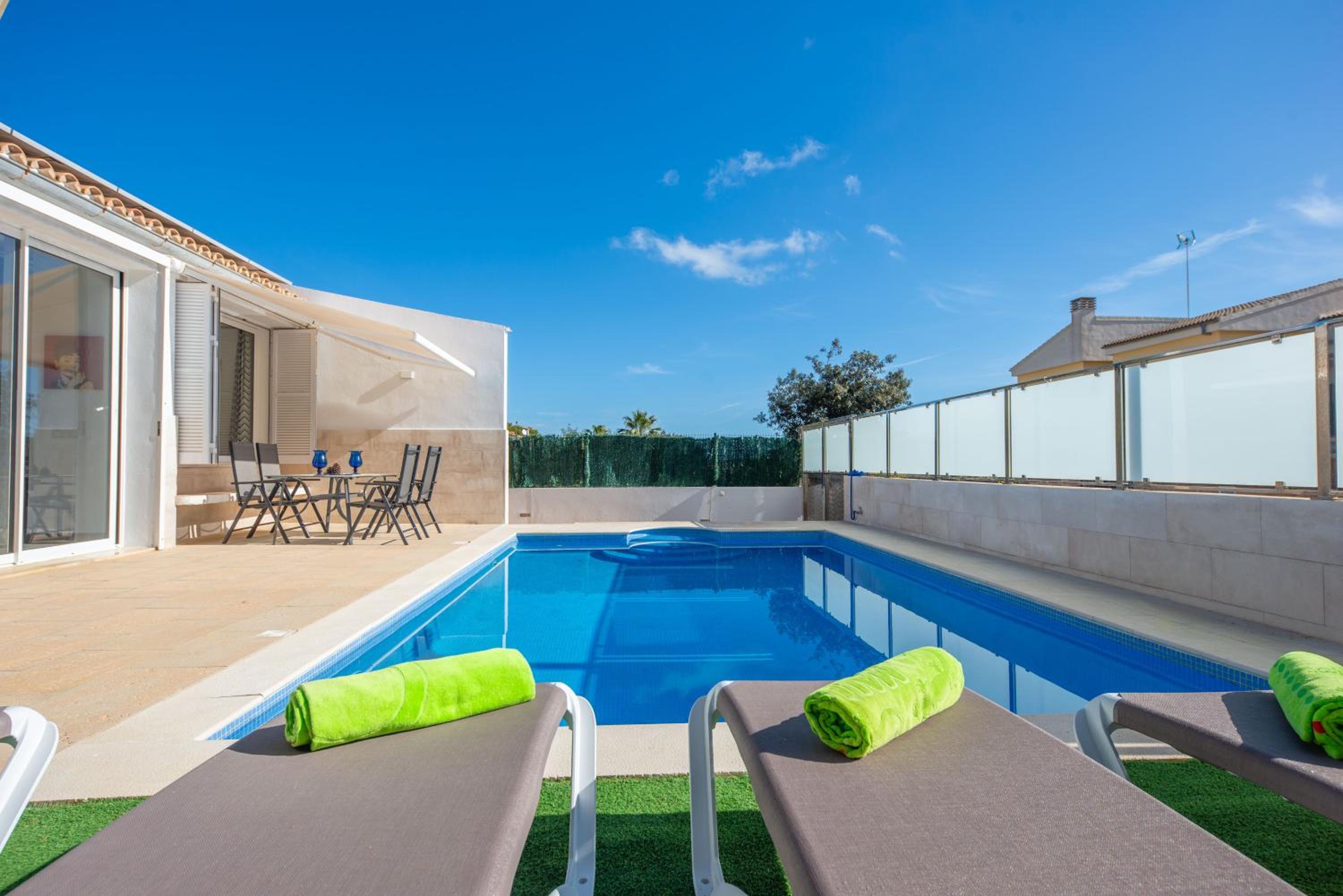 Three-Bedroom Villa photo 2