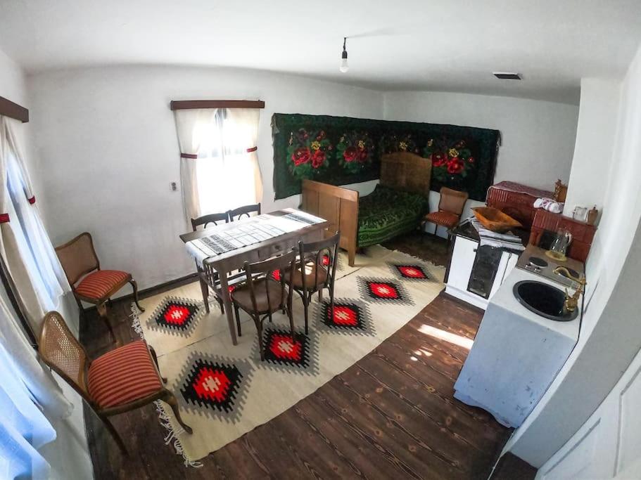 One-Bedroom House photo 1