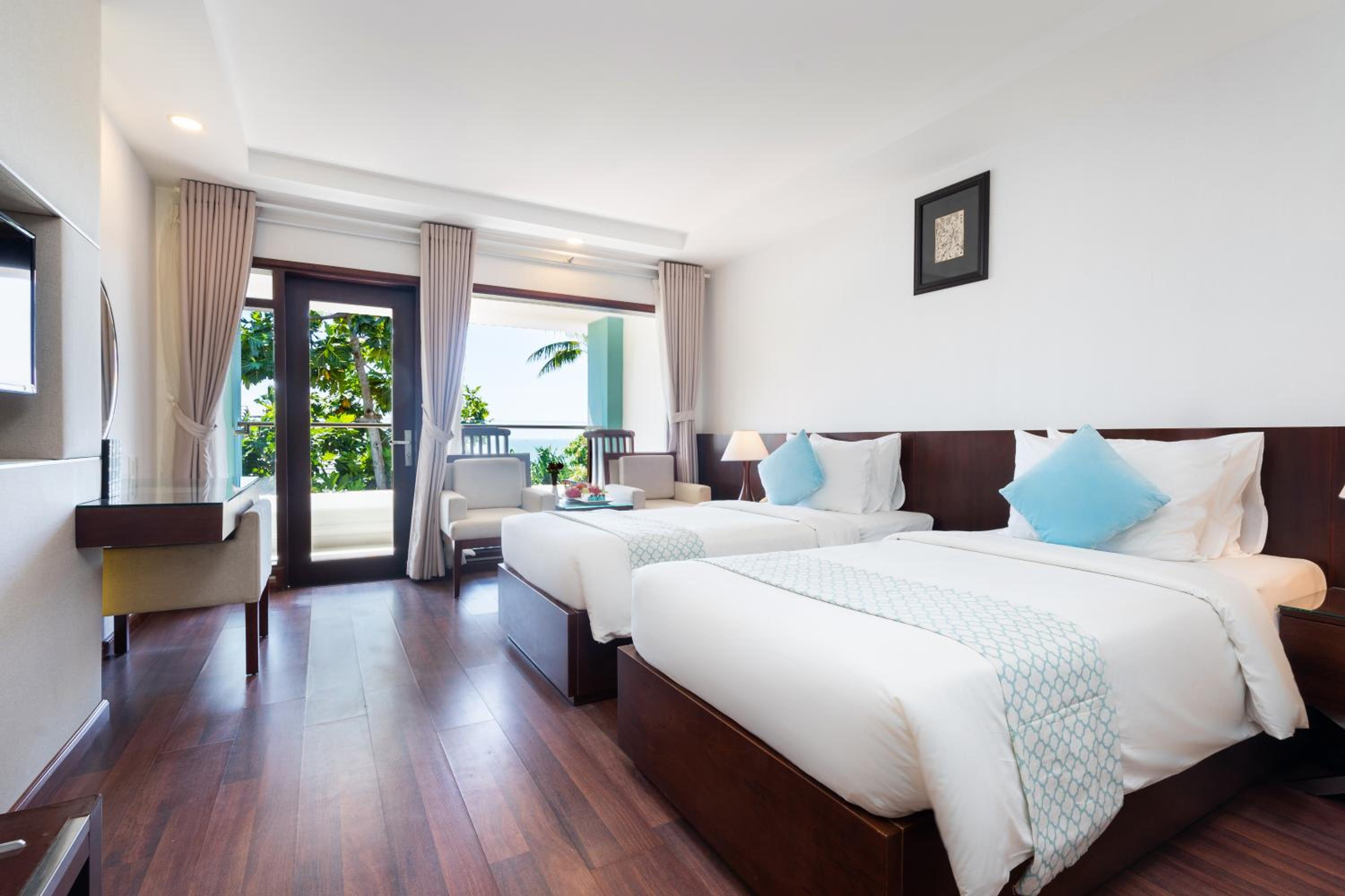 Superior Twin Room with Garden View photo 1
