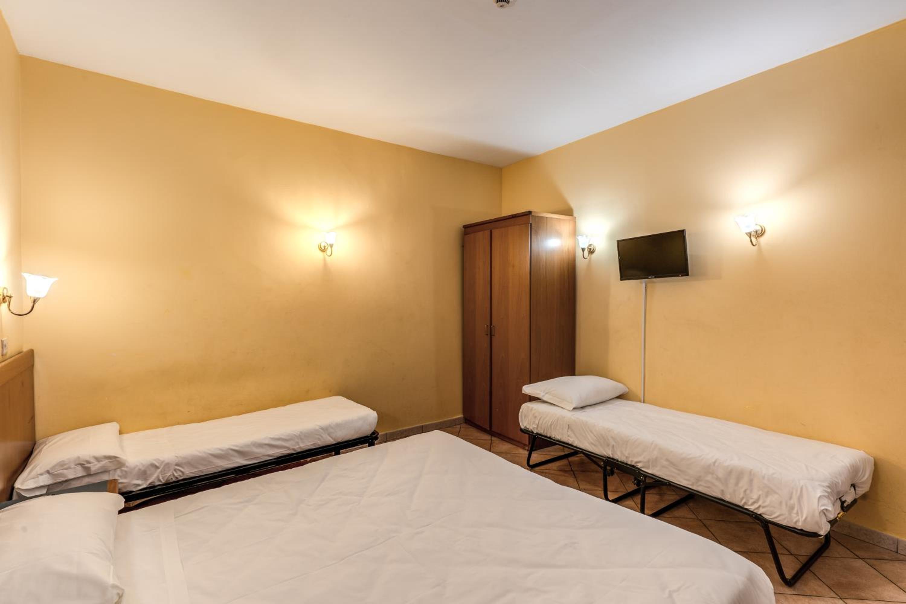 Quadruple Room photo 2