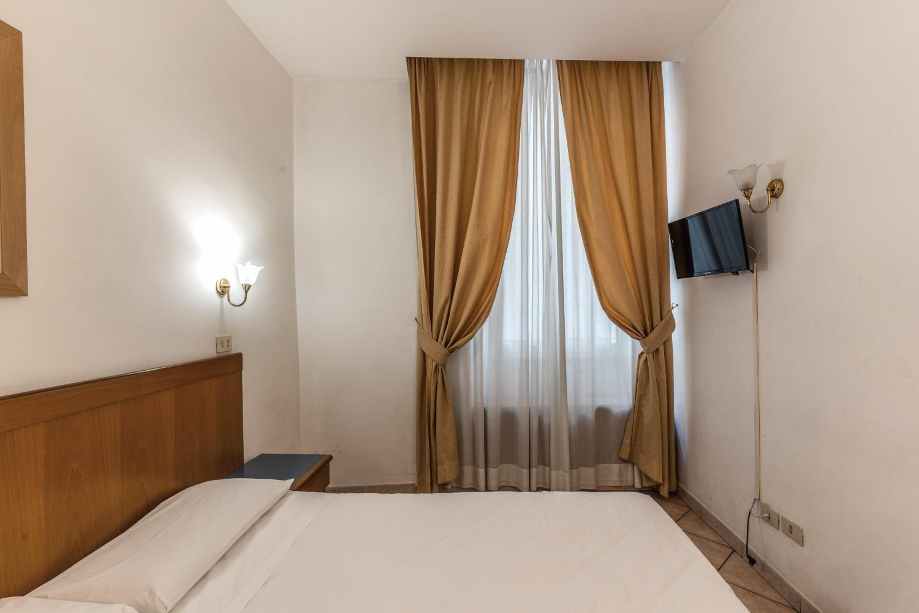 Small Double Room photo 3