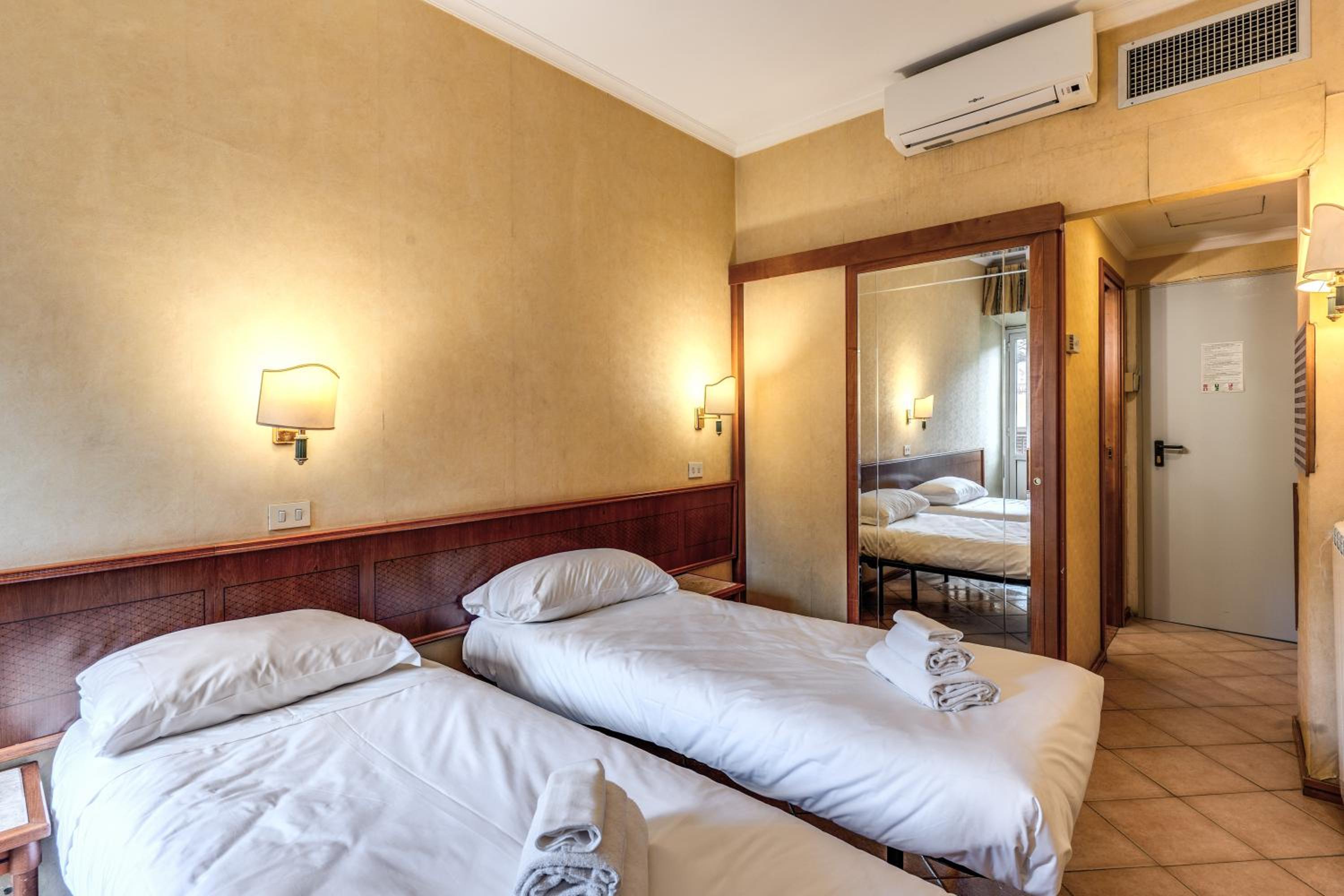 Superior Double Or Twin Room photo 3