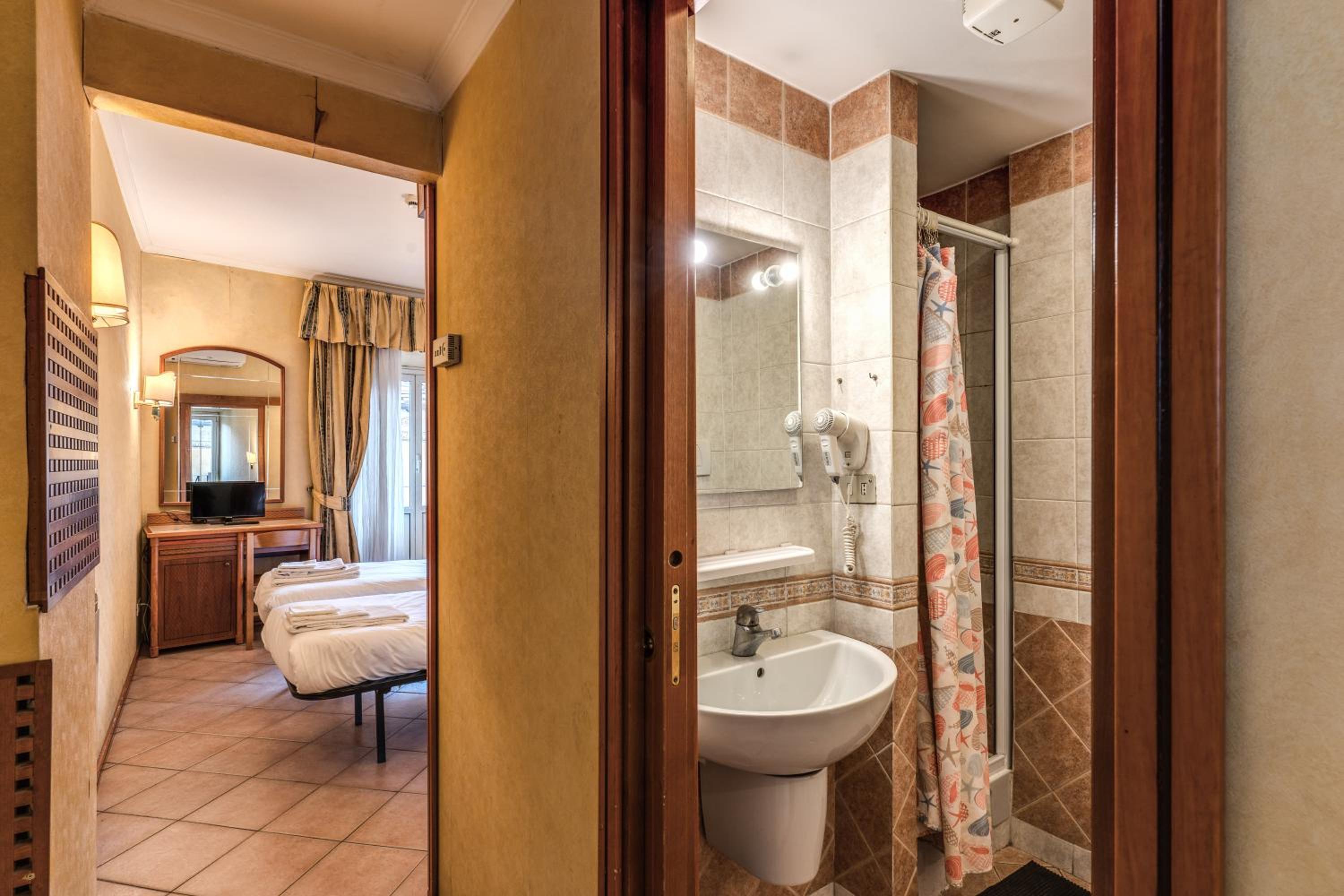 Double Or Twin Room photo 3