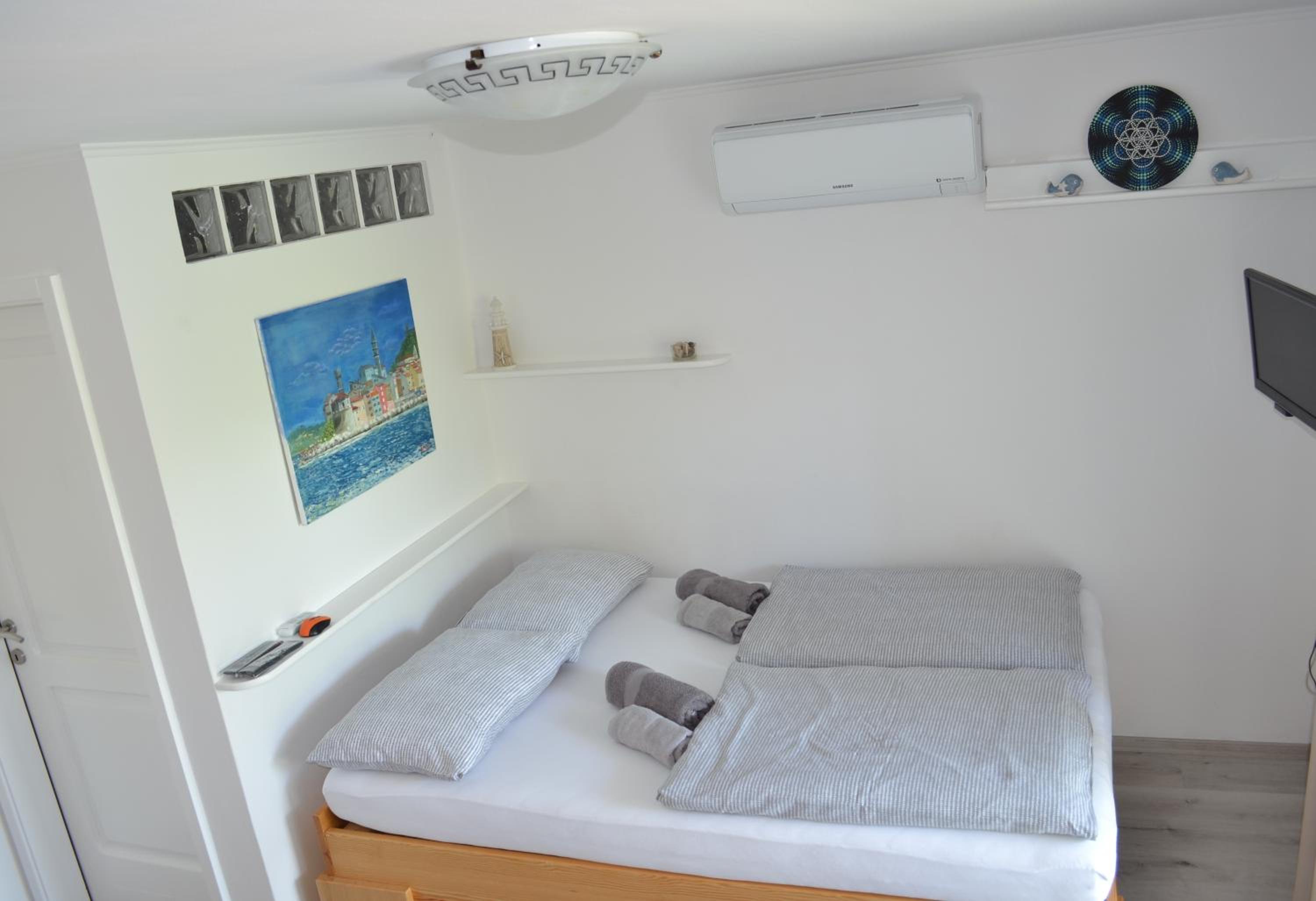 One-Bedroom Apartment - Photo 16