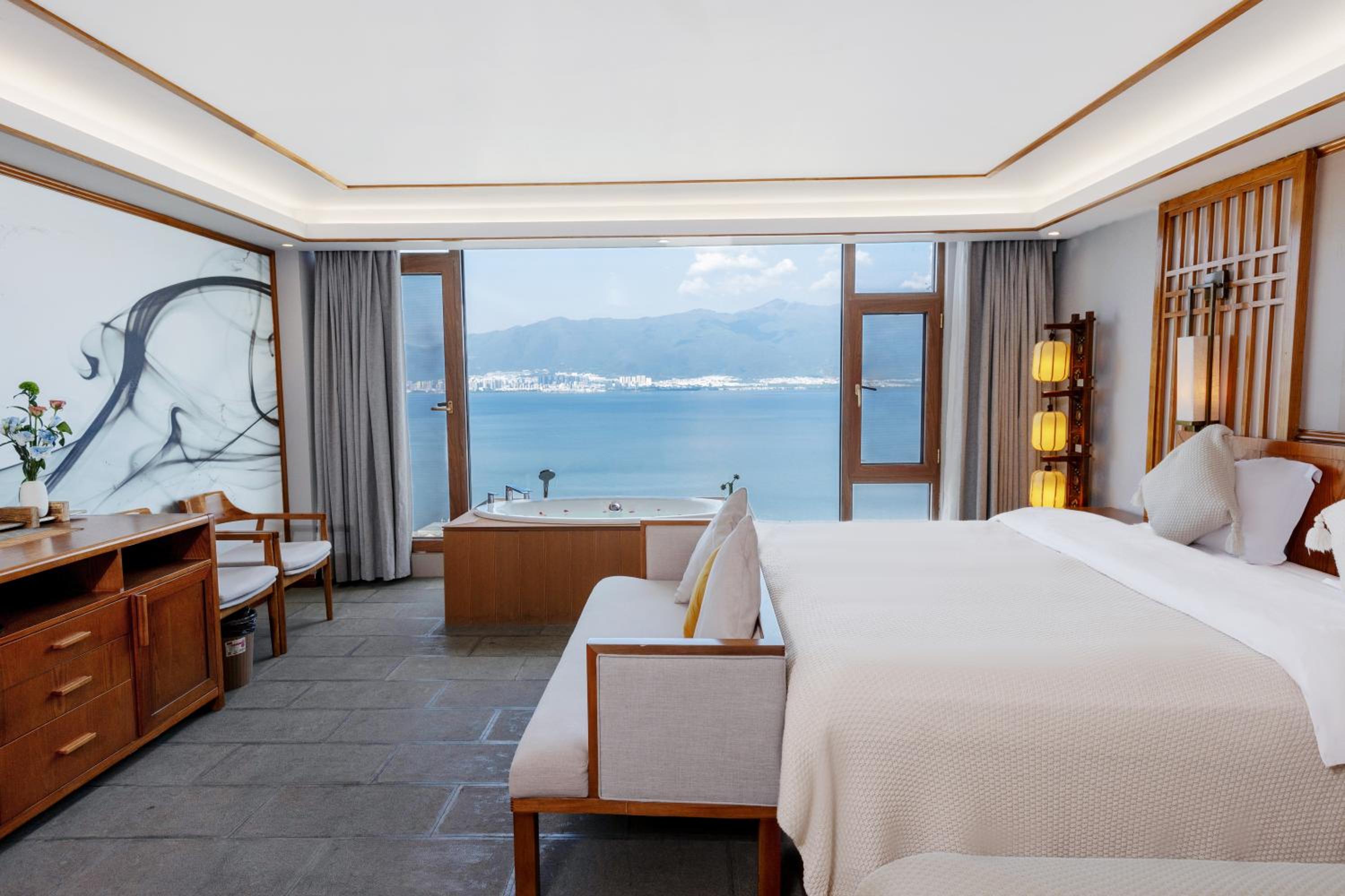 Family Twin with Sea View Bathtub photo 3
