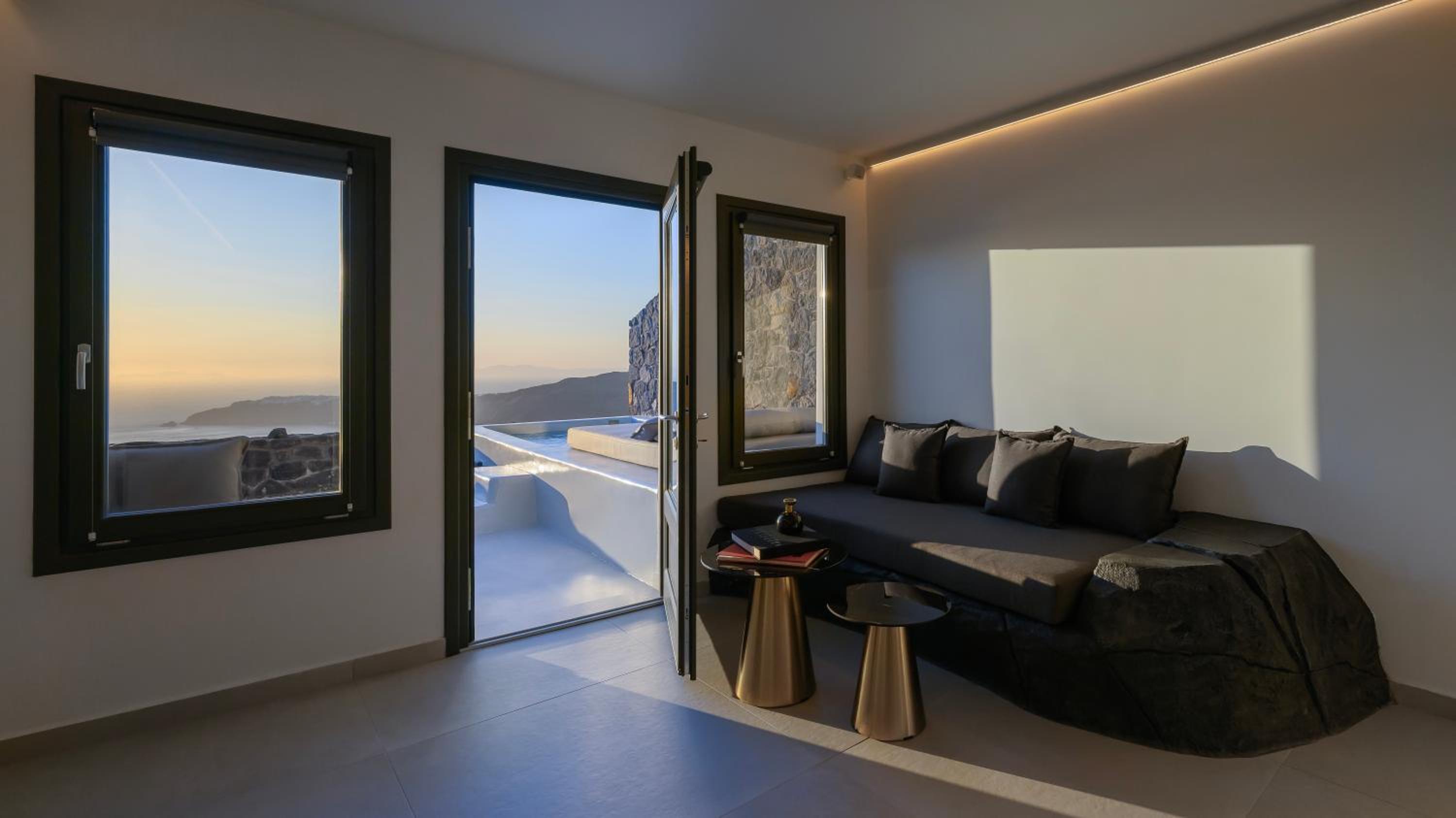 Suite with Heated Plunge Pool - Photo 10