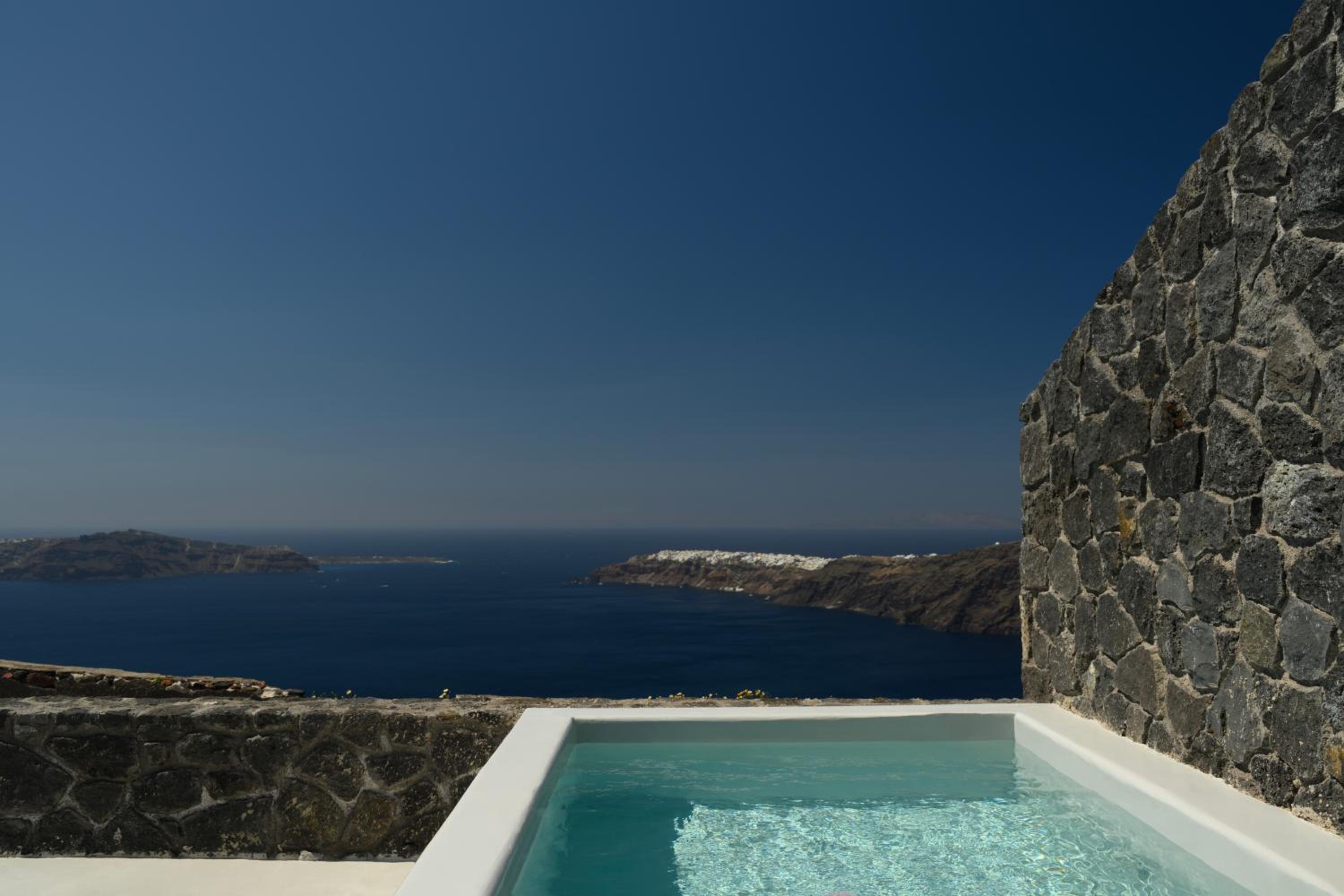 Suite with Heated Plunge Pool - Photo 2
