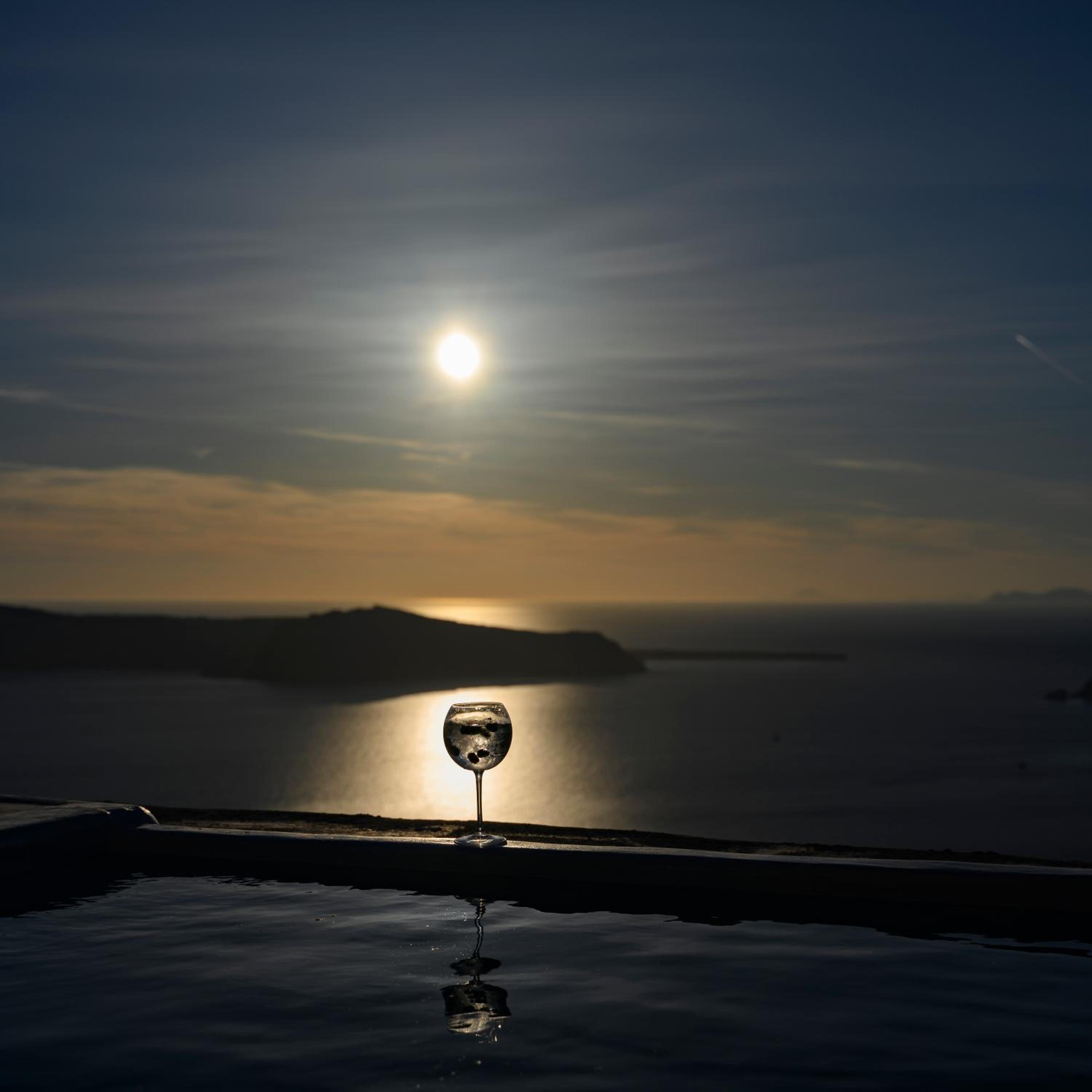 Honeymoon Suite with Infinity Heated Pool photo 3