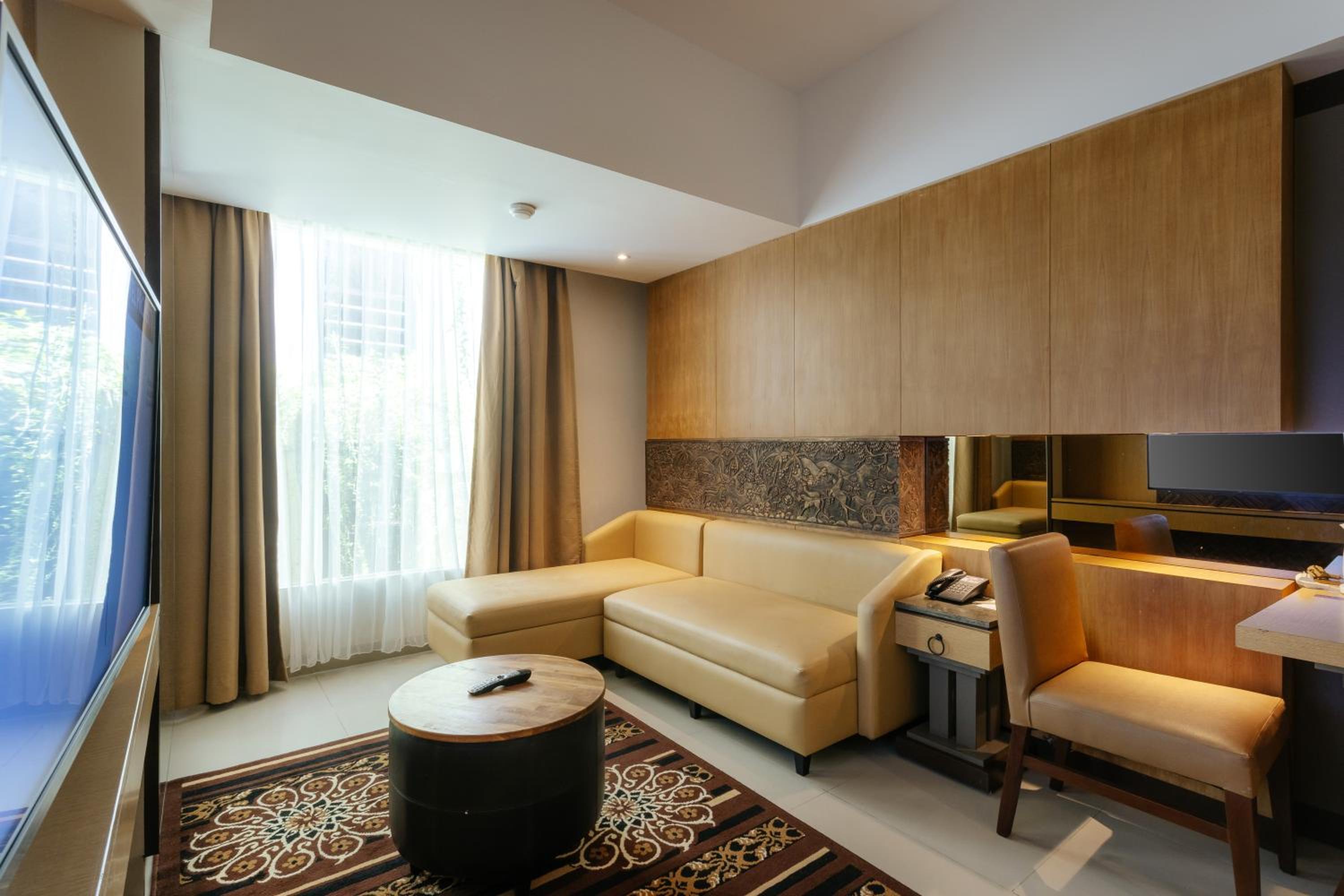 Seva Suite with Balinese Culture and Beach Club Experience - Photo 2