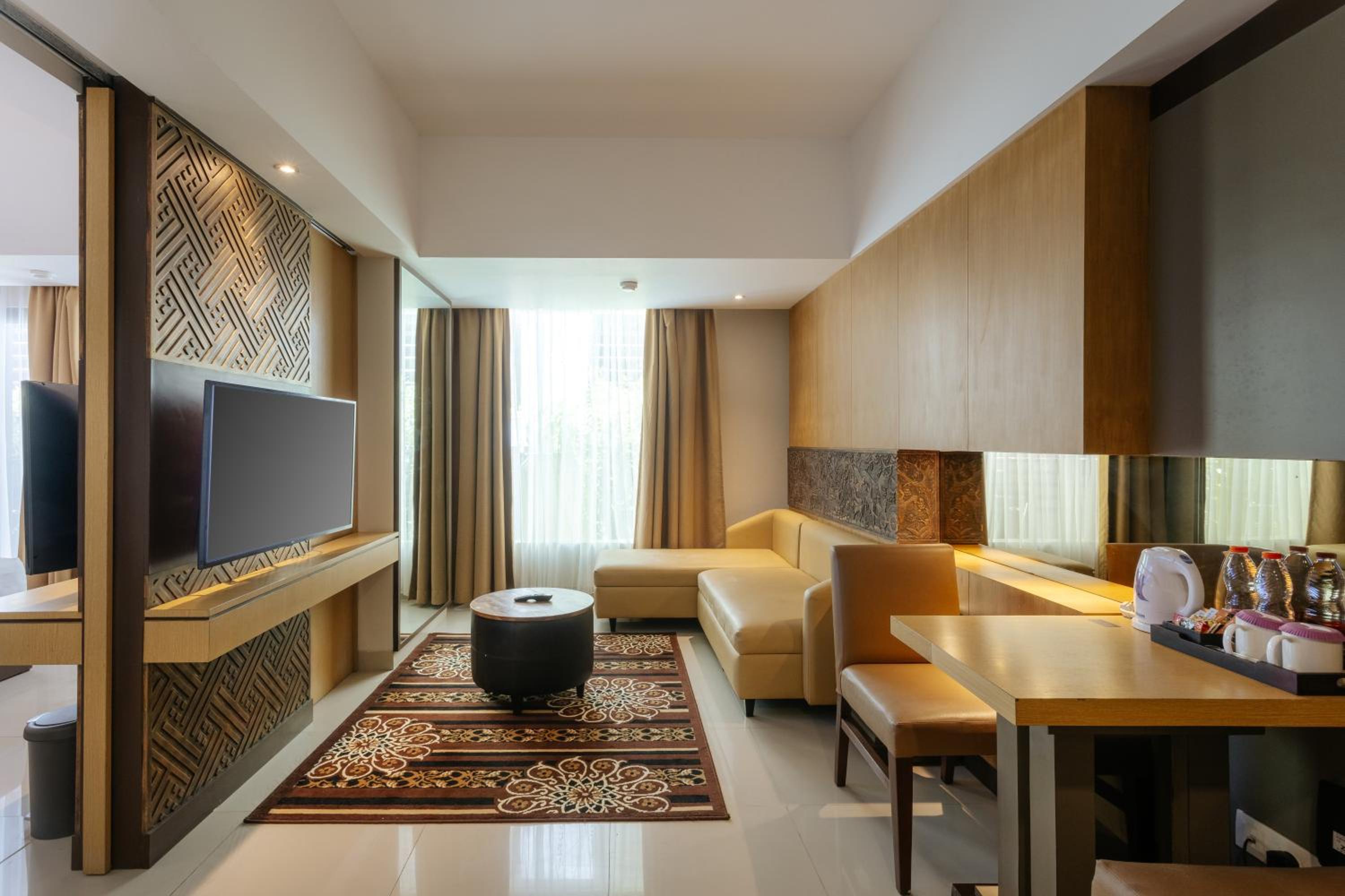 Seva Suite with Balinese Culture and Beach Club Experience - Photo 3