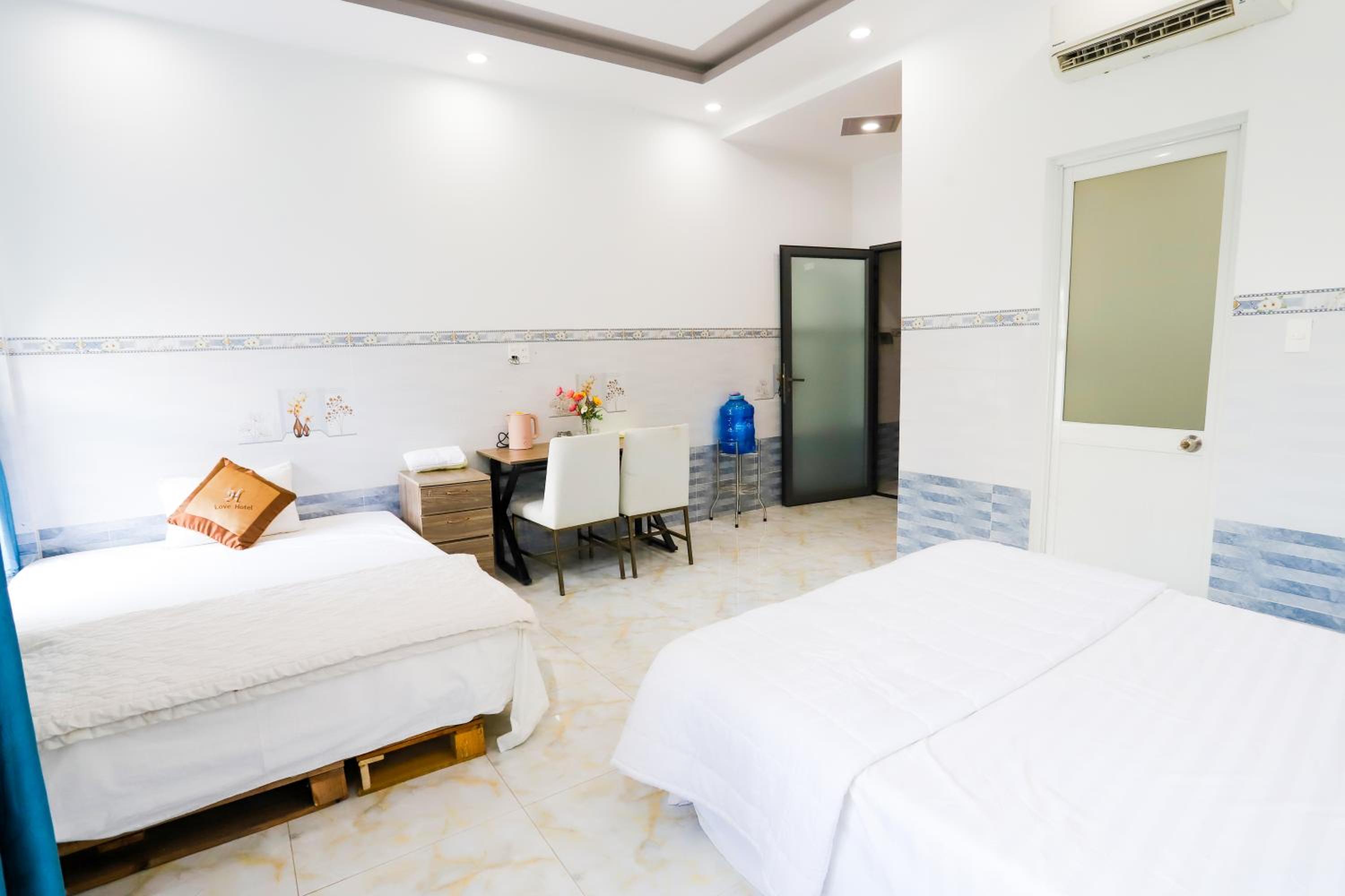 Double Or Twin Room With Balcony photo 2