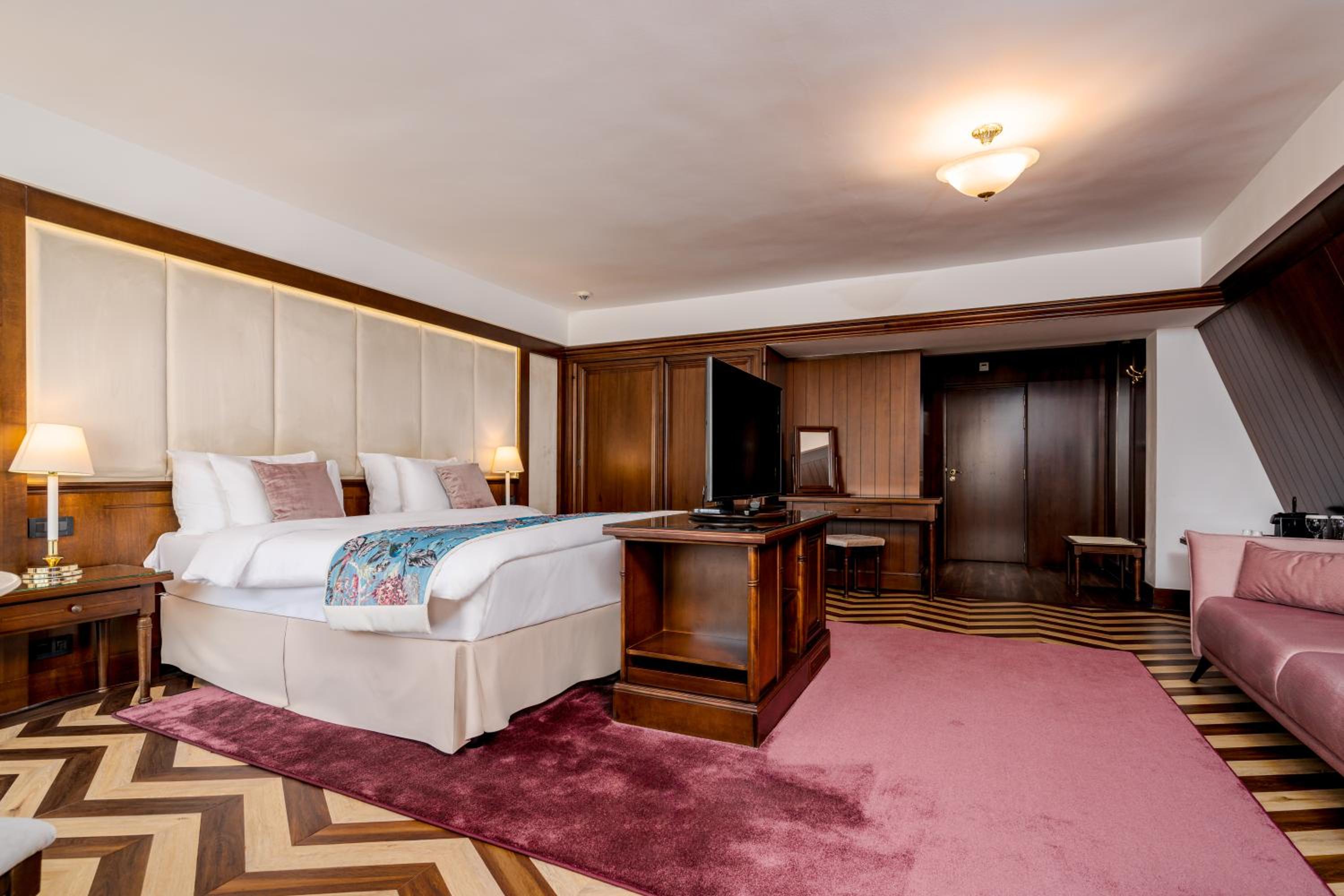 Executive Junior Suite with Balcony & Spa access - Photo 1