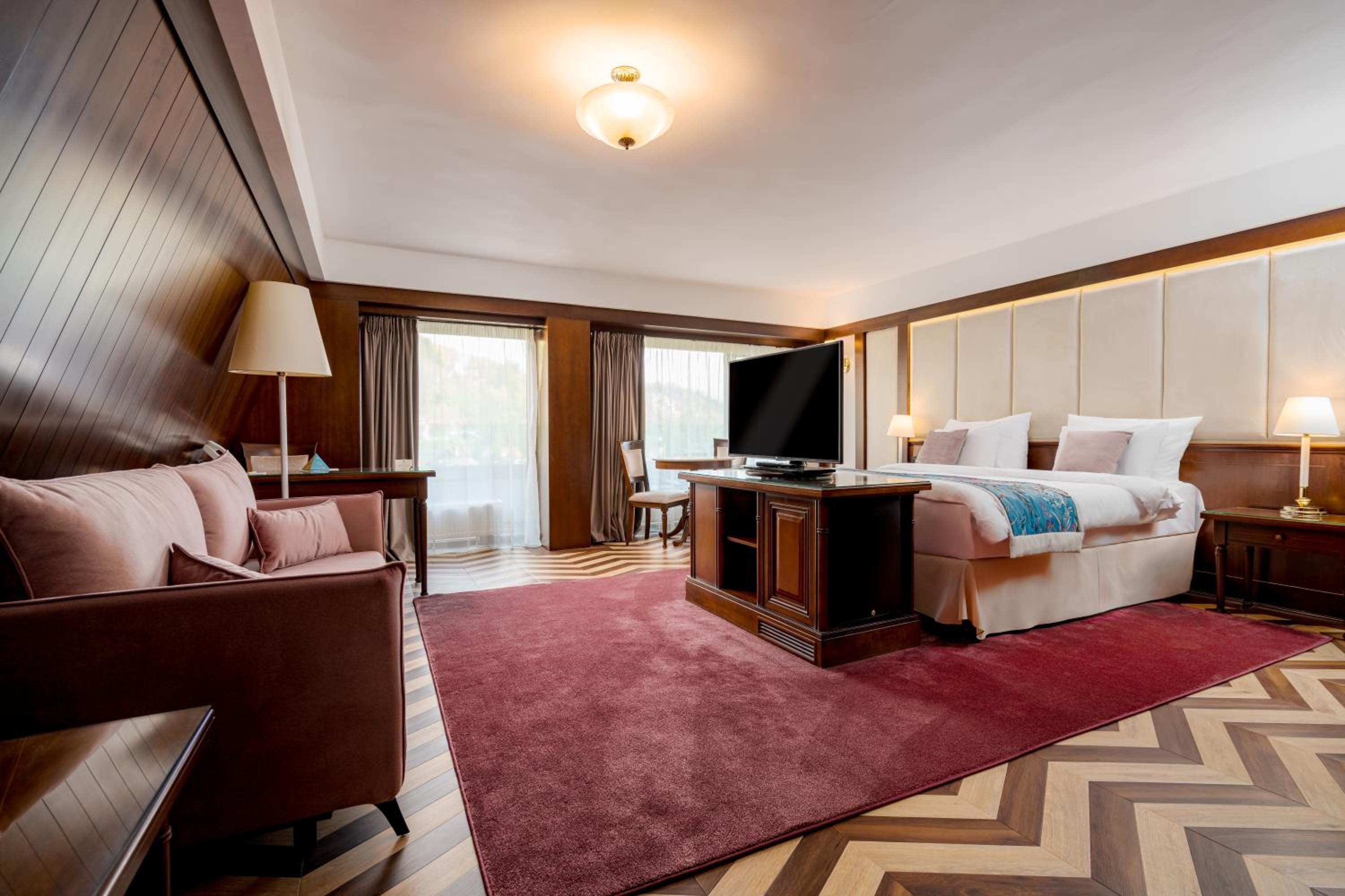 Executive Junior Suite with Balcony & Spa access - Photo 7