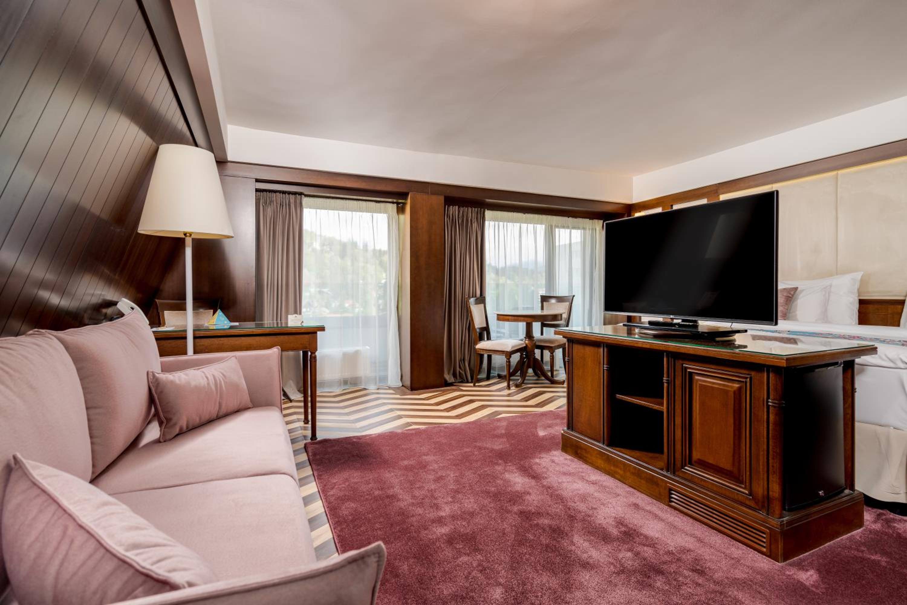 Executive Junior Suite with Balcony & Spa access - Photo 11