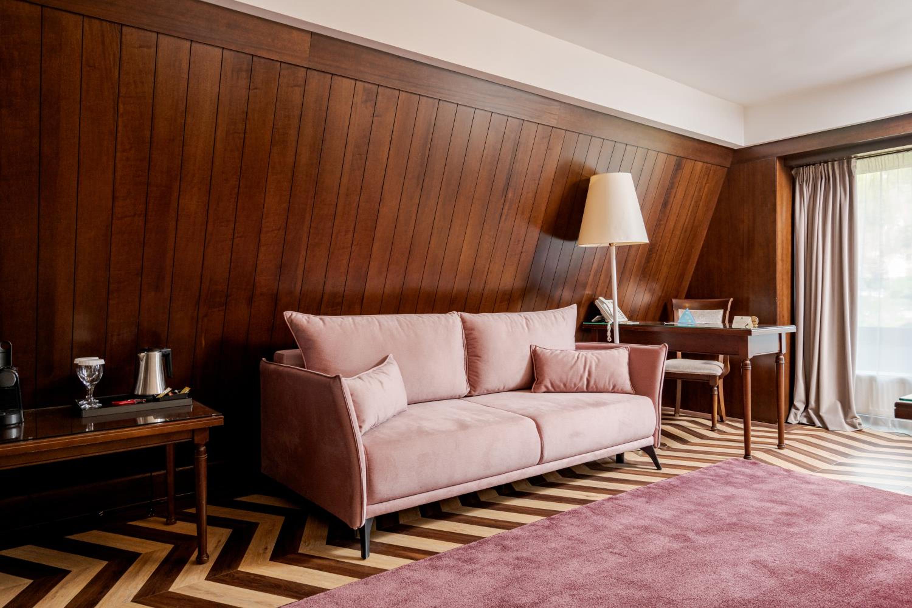 Executive Junior Suite with Balcony & Spa access - Photo 16