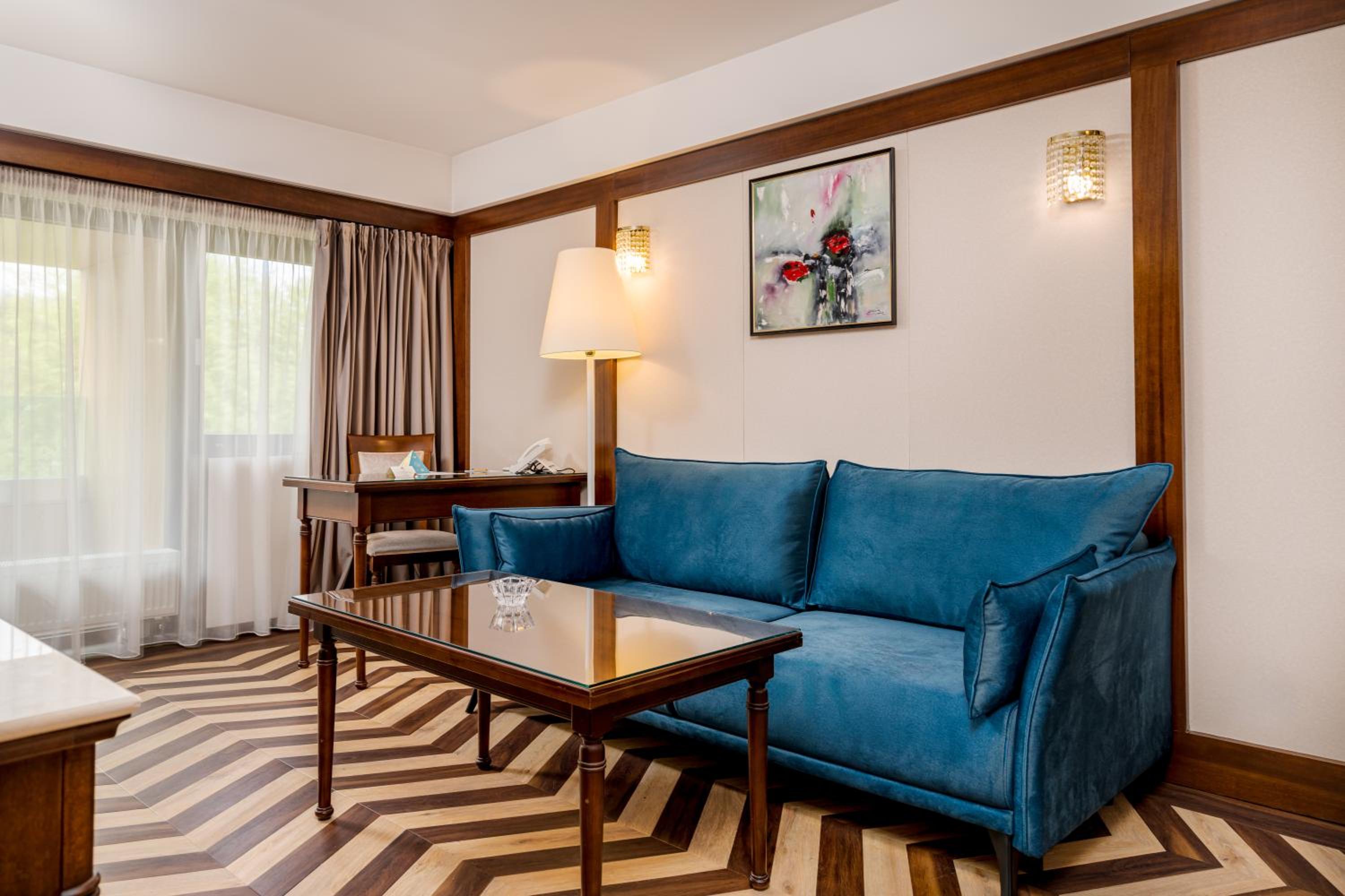 One-Bedroom Suite with Balcony& Spa access - Photo 4