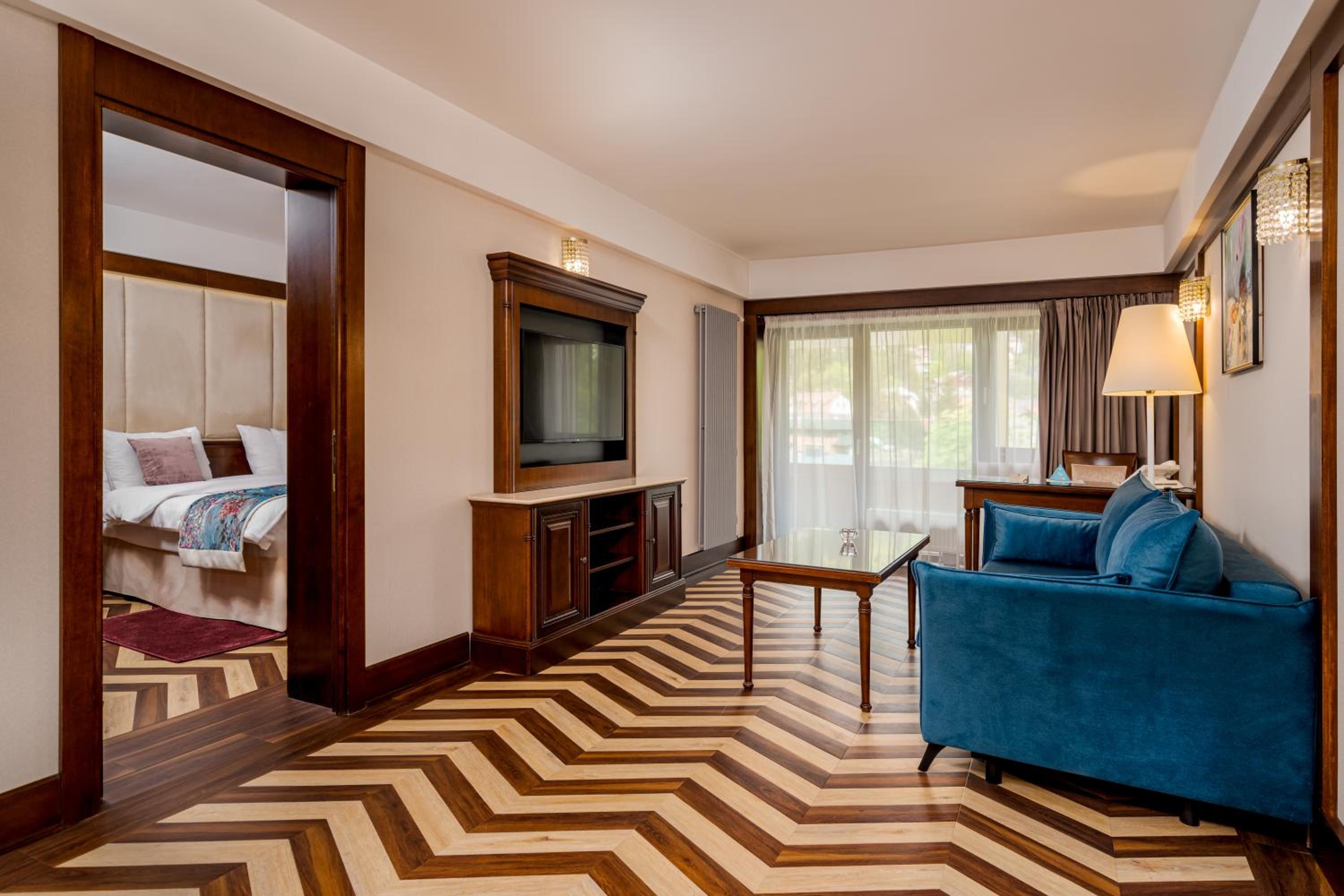 One-Bedroom Suite with Balcony& Spa access - Photo 7