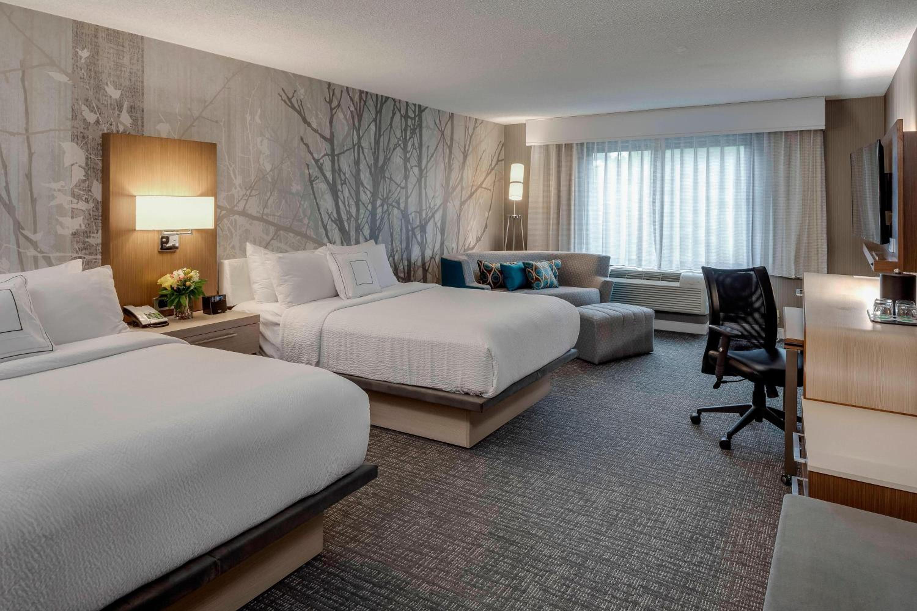 Queen Room with Two Queen Beds - Hearing Accessible photo 2