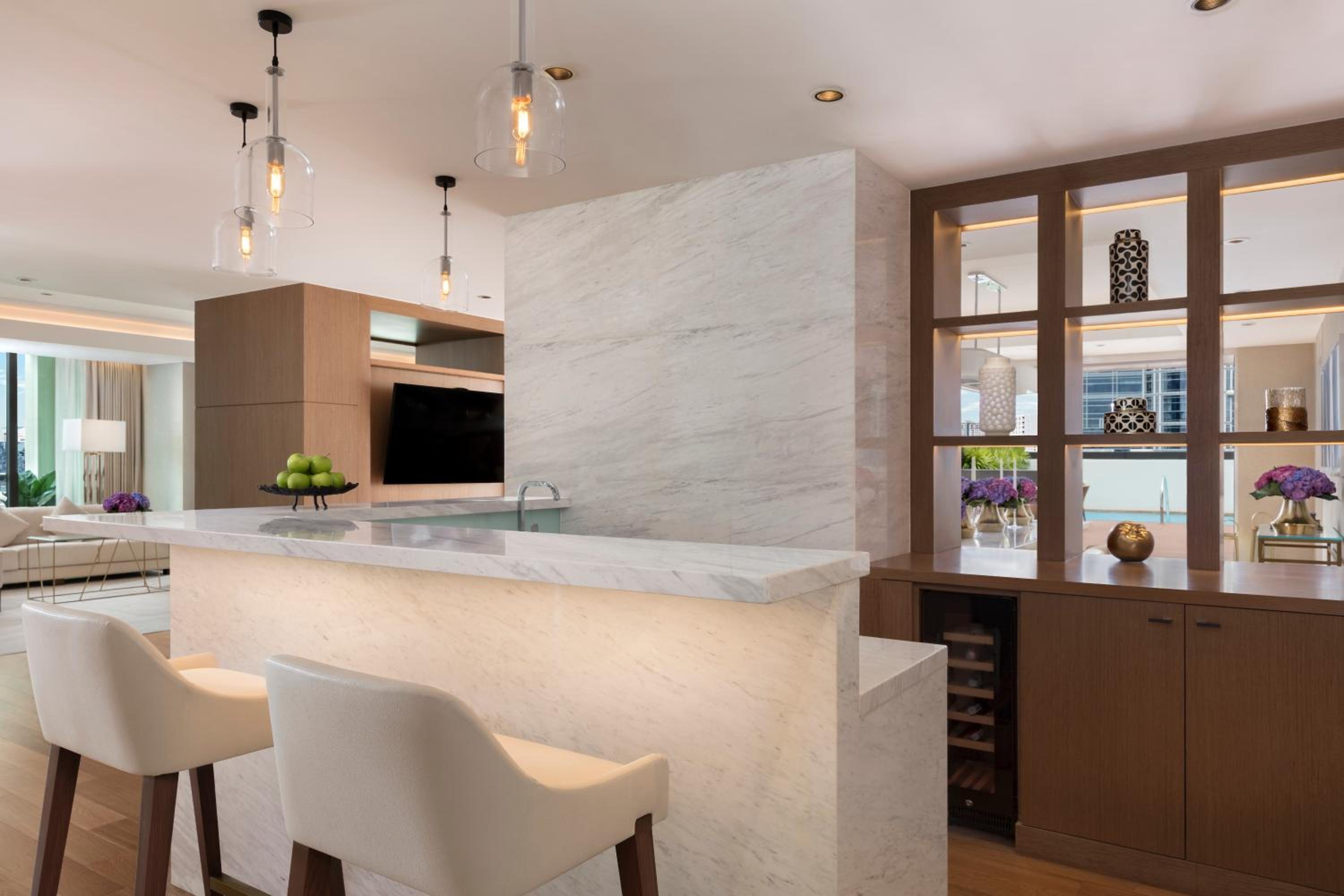 Presidential Terrace Suite thumbnail 5