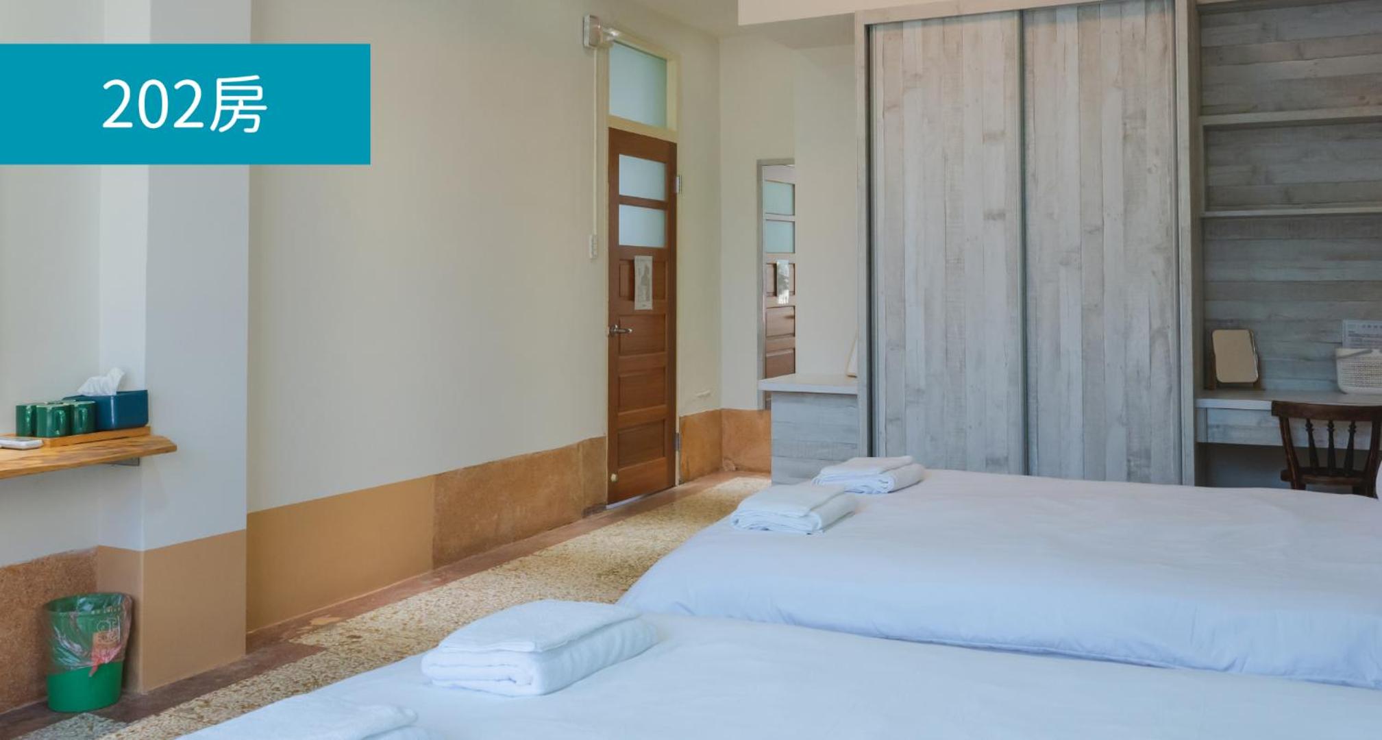 Quadruple Room with Bathroom photo 2