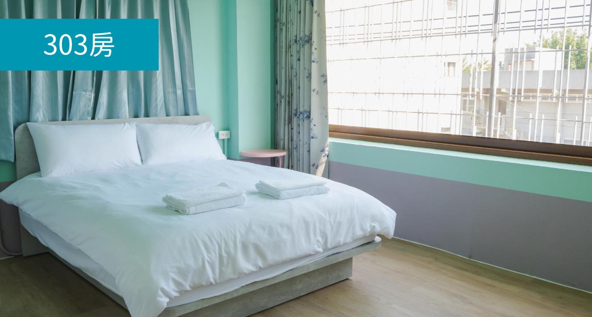 Double Room with Shared Bathroom photo 1