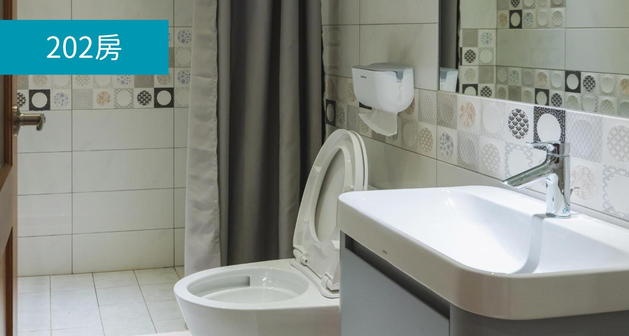 Quadruple Room with Bathroom photo 2