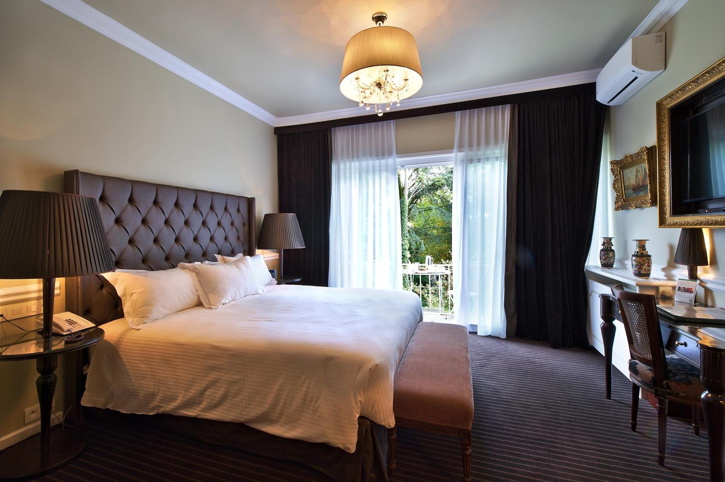 Deluxe Double or Twin Room - Photo 8