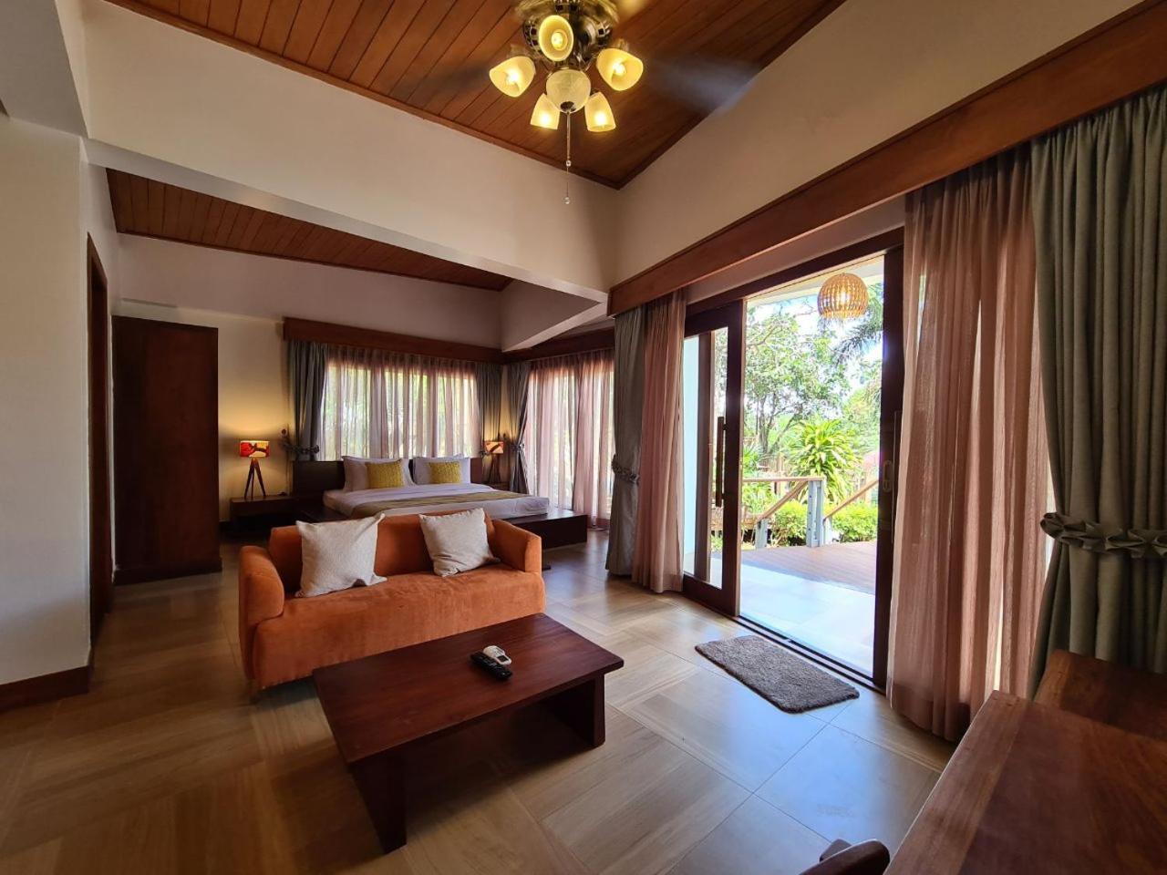 Deluxe Villa