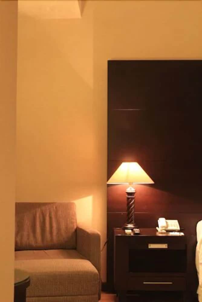 Suite (Pacific) photo 3