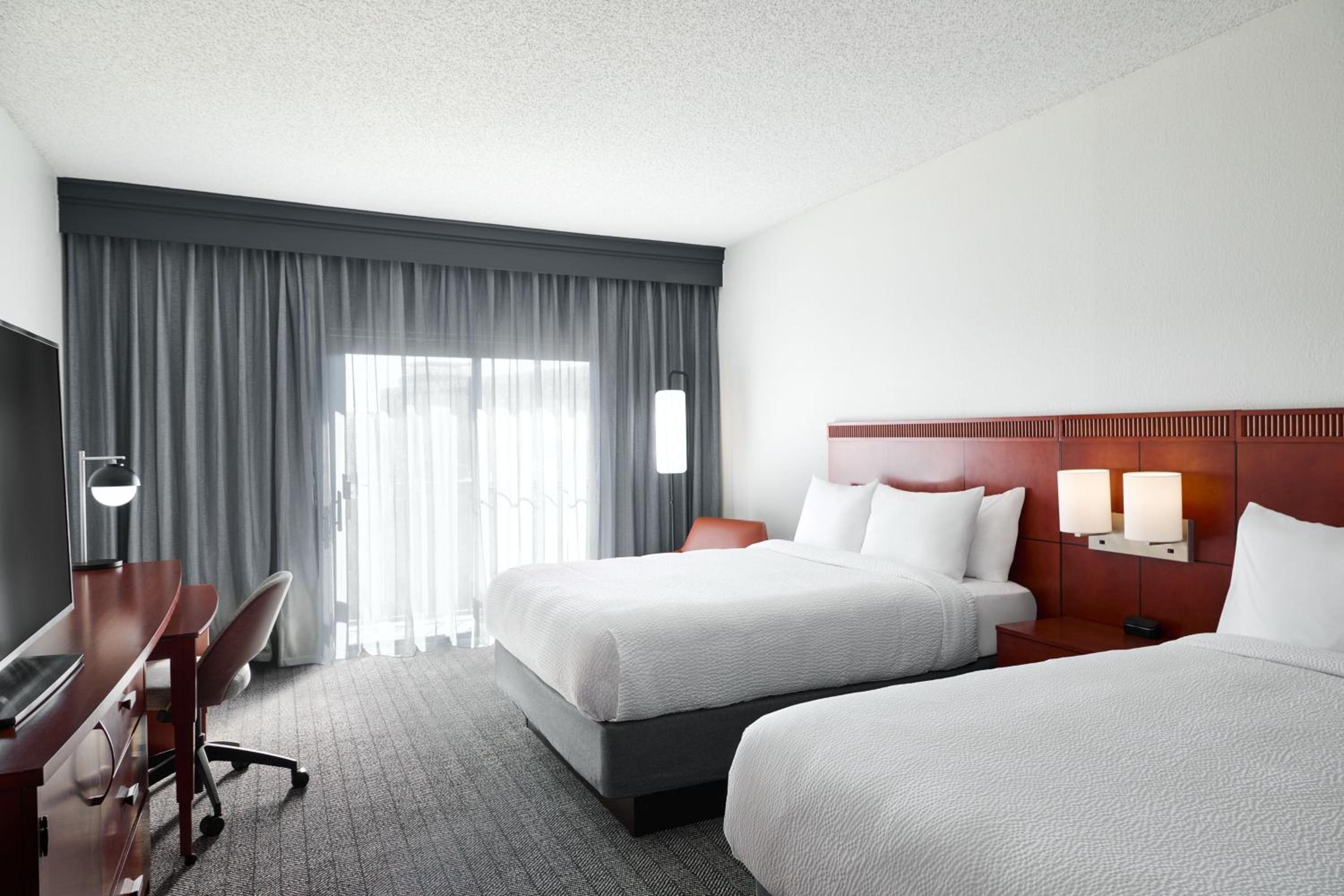 Queen Room with Two Queen Beds - Photo 1
