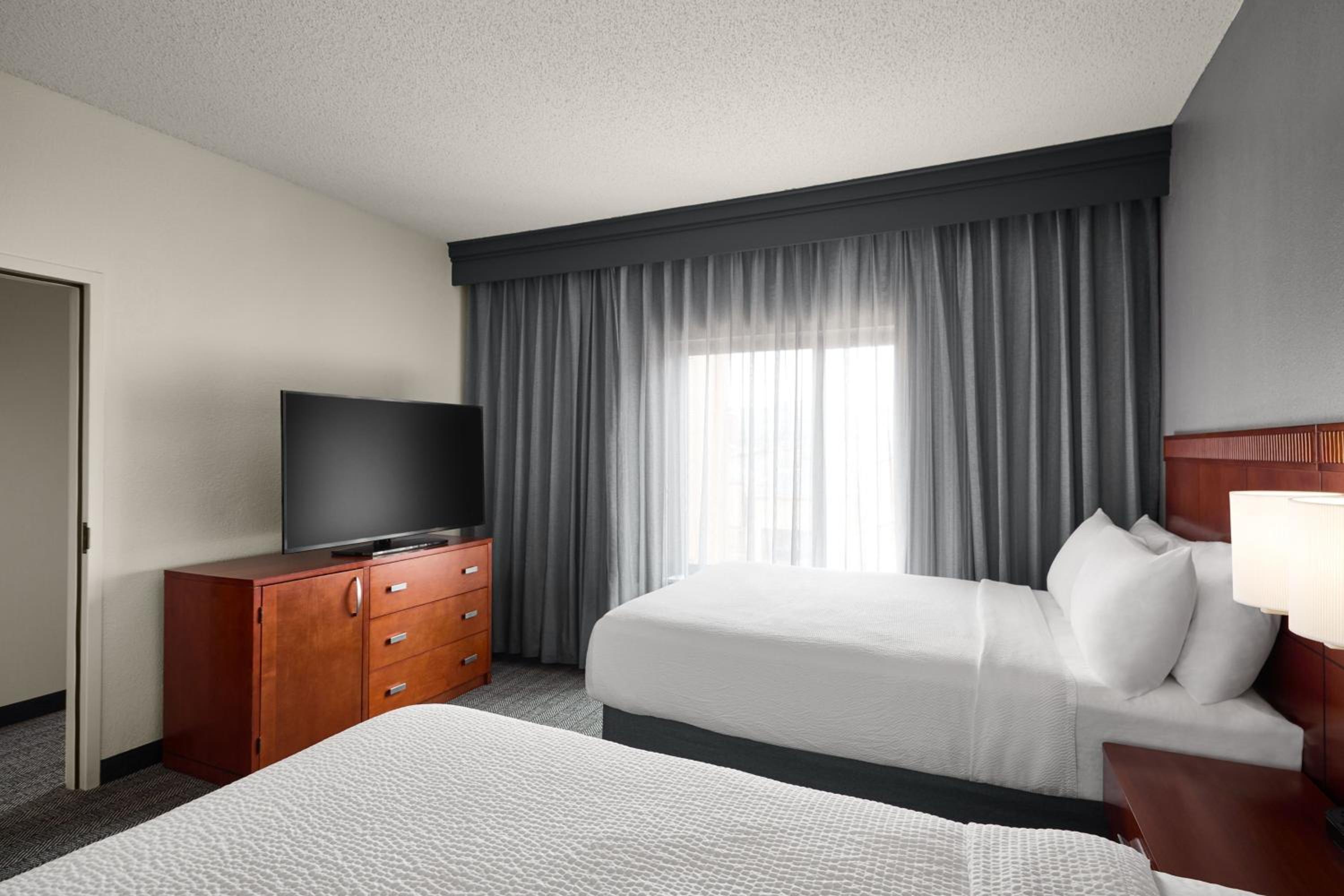 One-Bedroom Double Suite photo 3