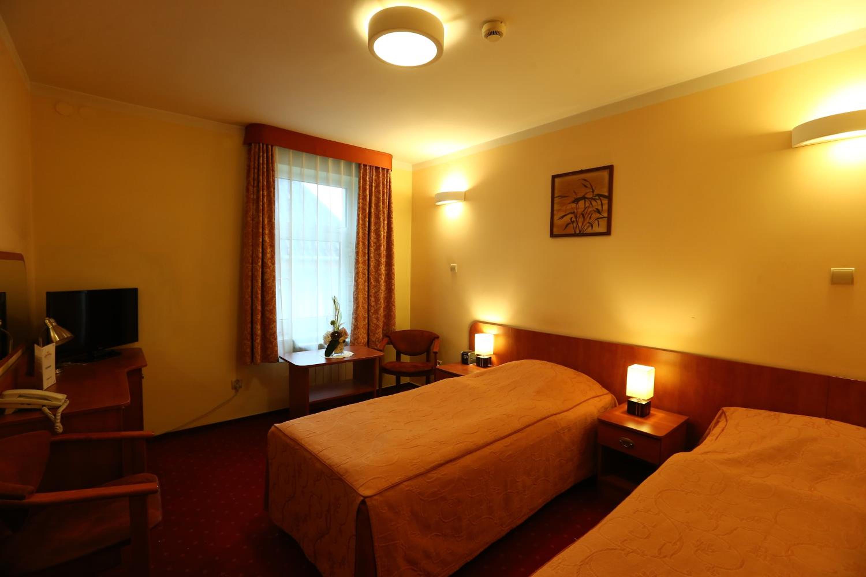 Twin Room - Photo 1