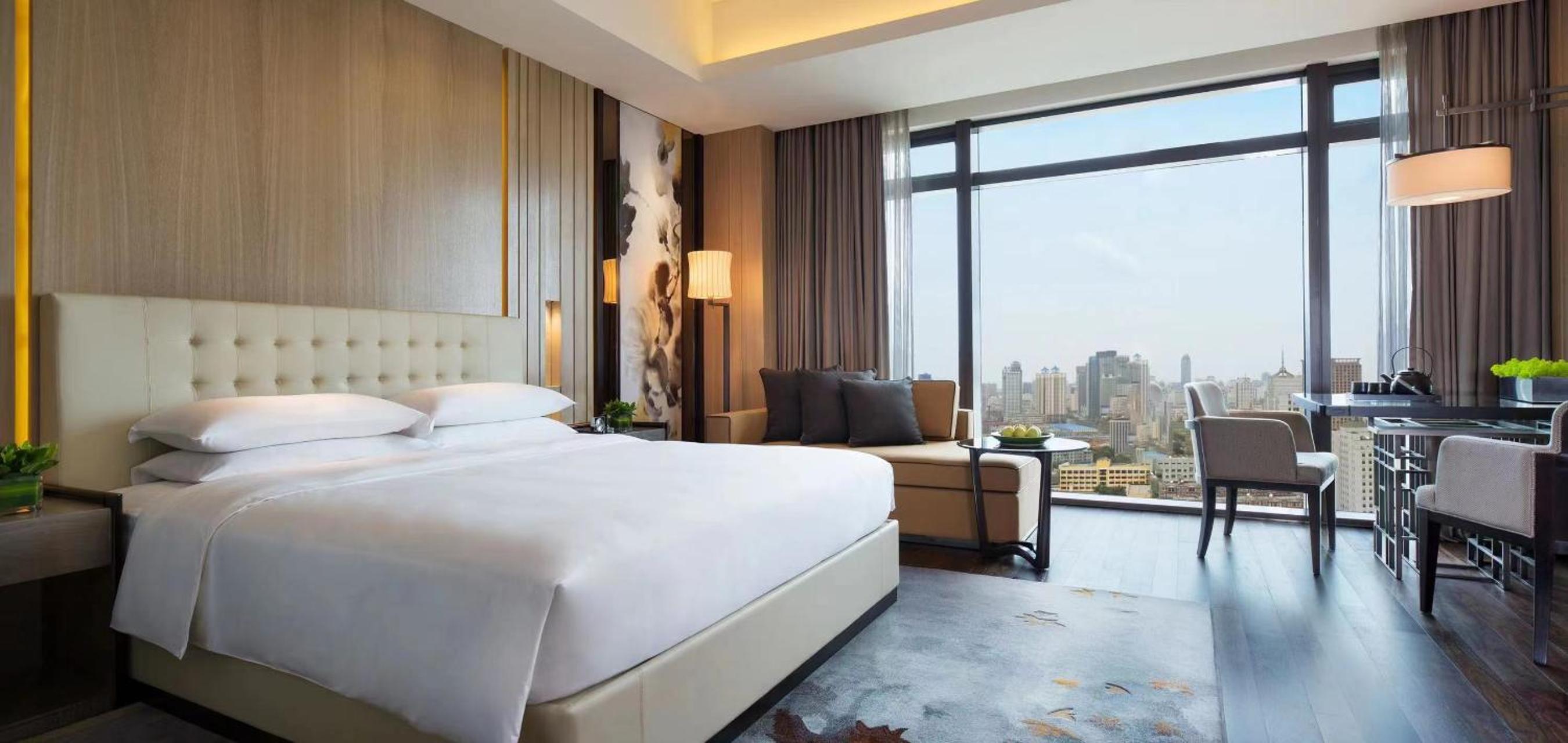 Grand King Room