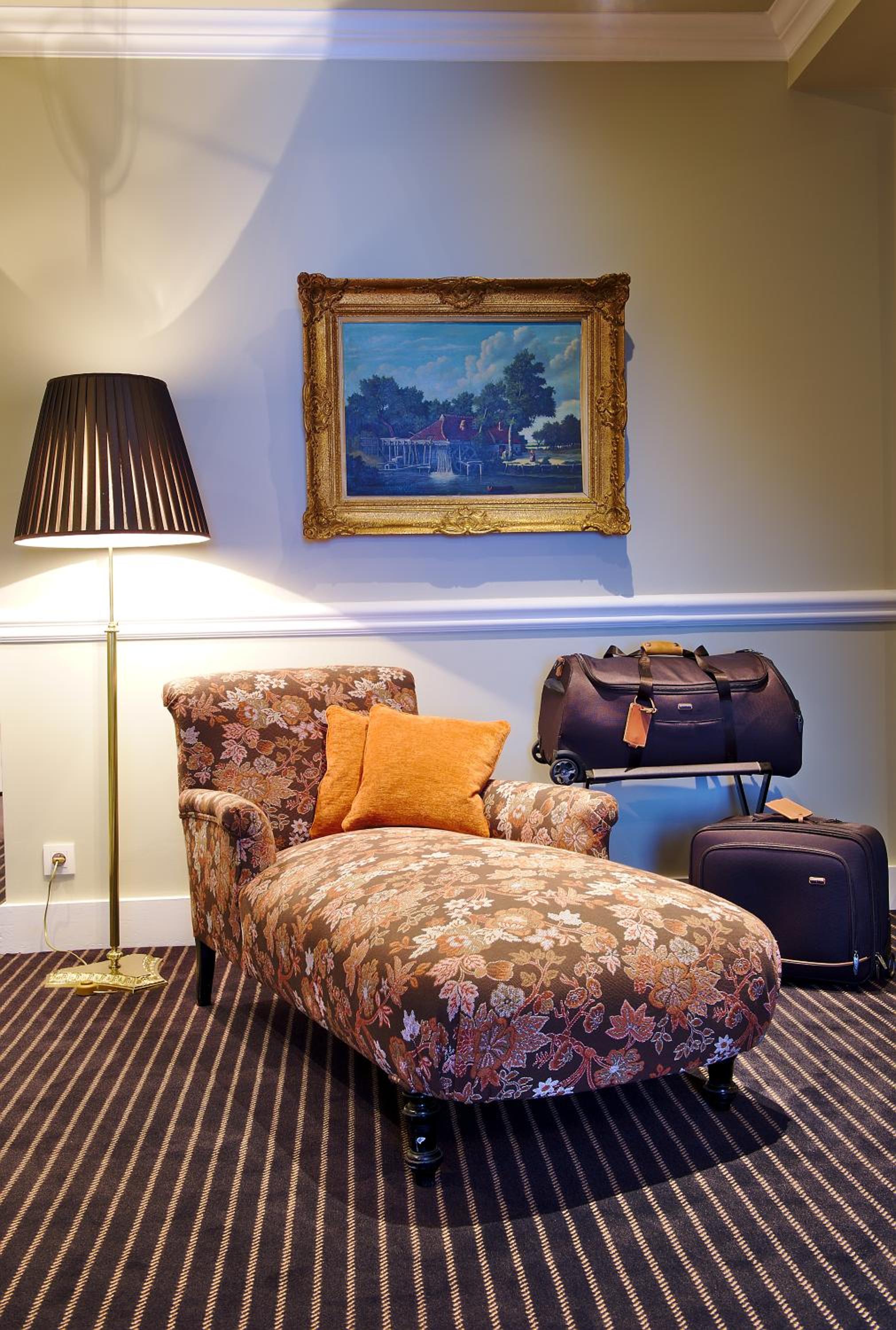 Suite - Photo 6