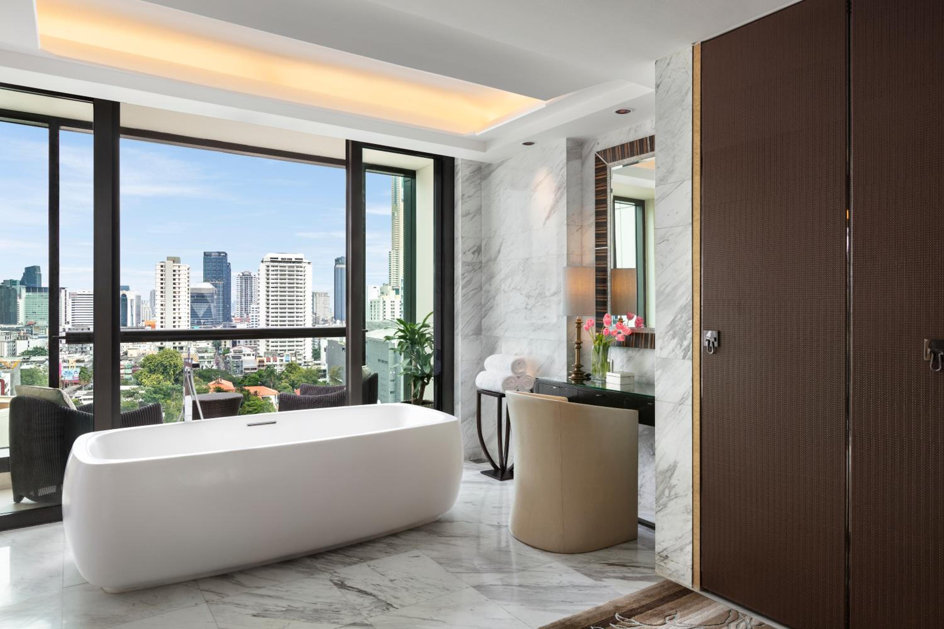 Presidential Suite thumbnail 5