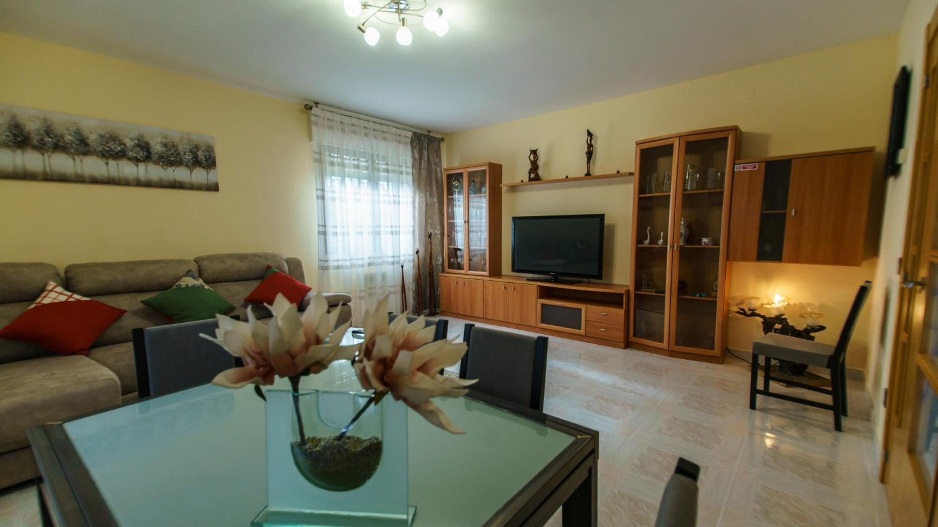 Casa adosada de tres habitaciones