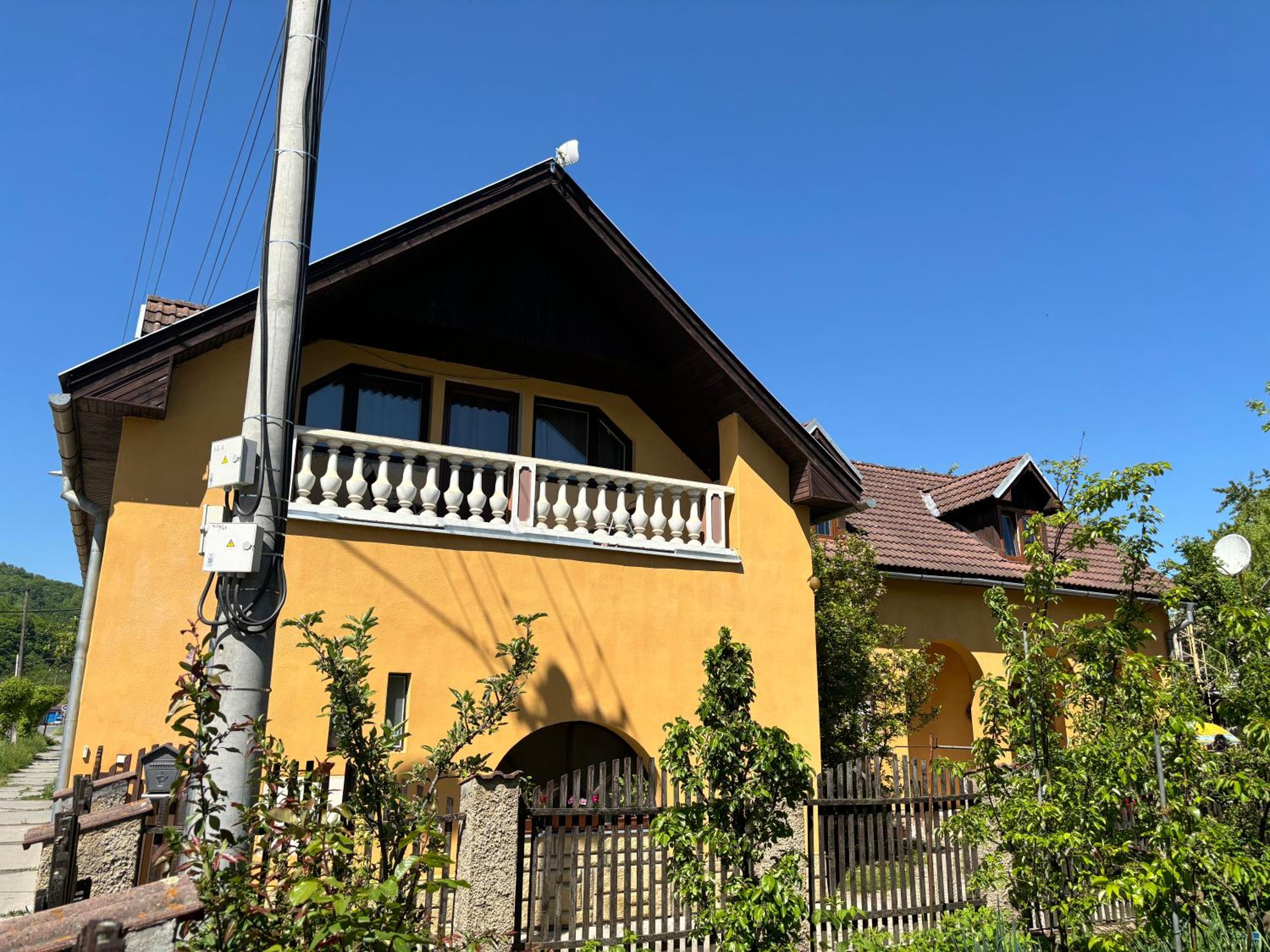 Two-Bedroom House - Photo 8