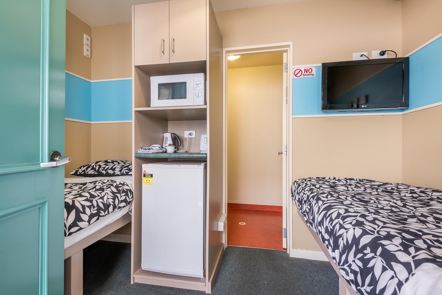 Small Twin Room - Photo 1