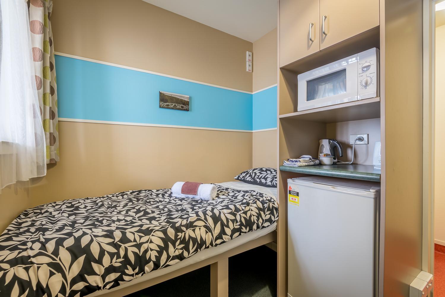 Small Twin Room - Photo 2