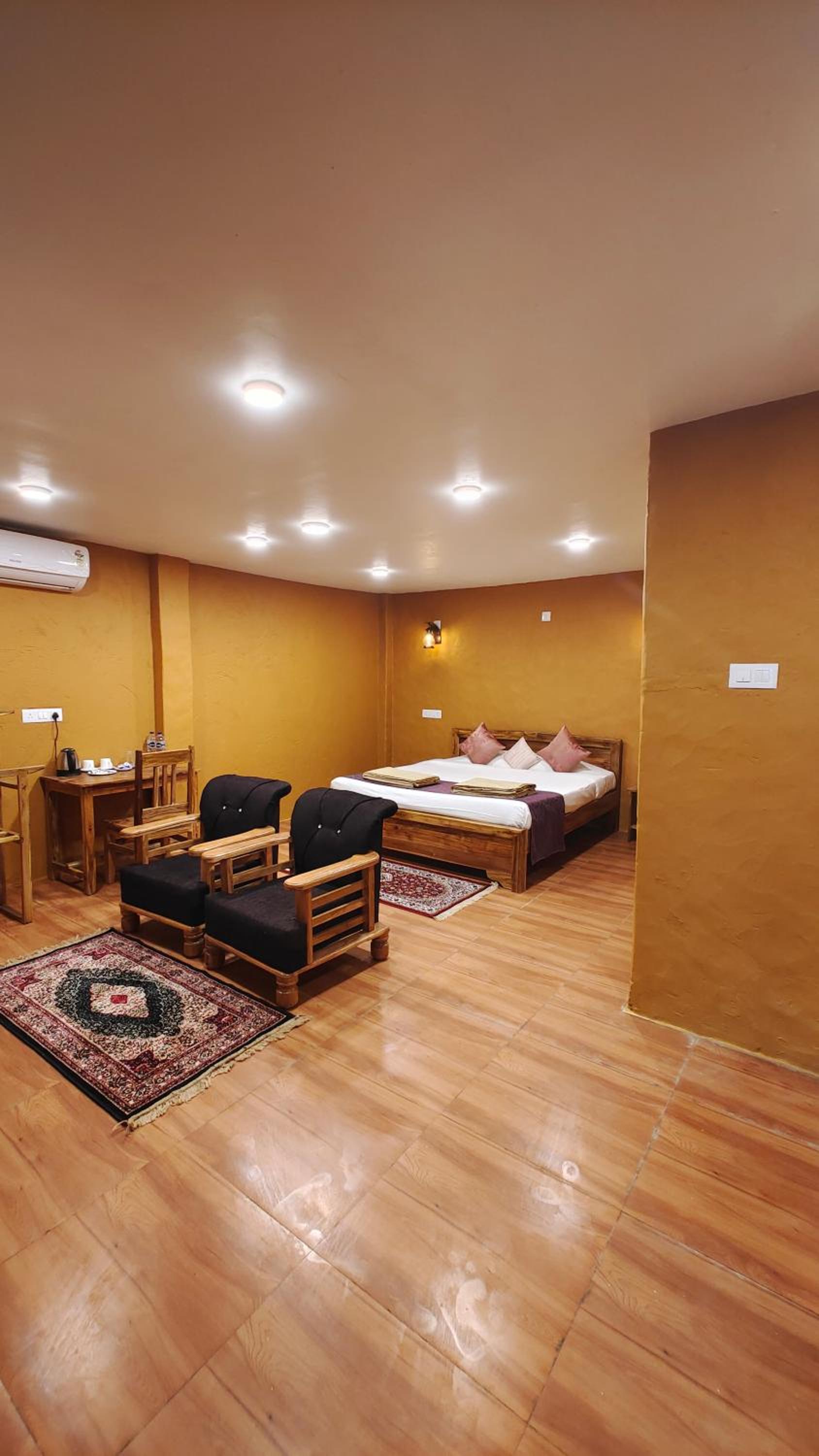 Standard King Room photo 1