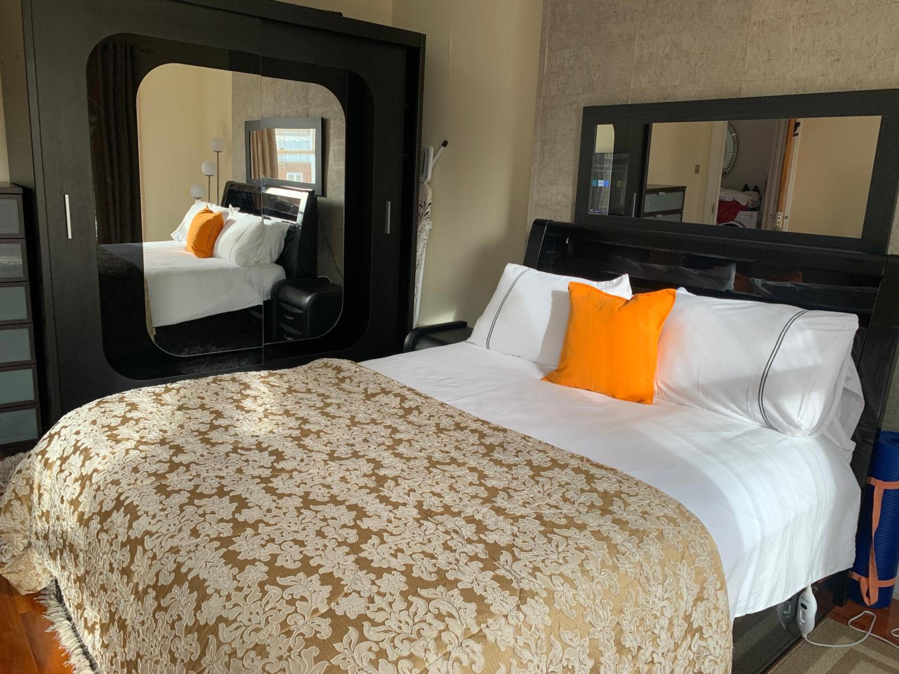 Deluxe King Room photo 2