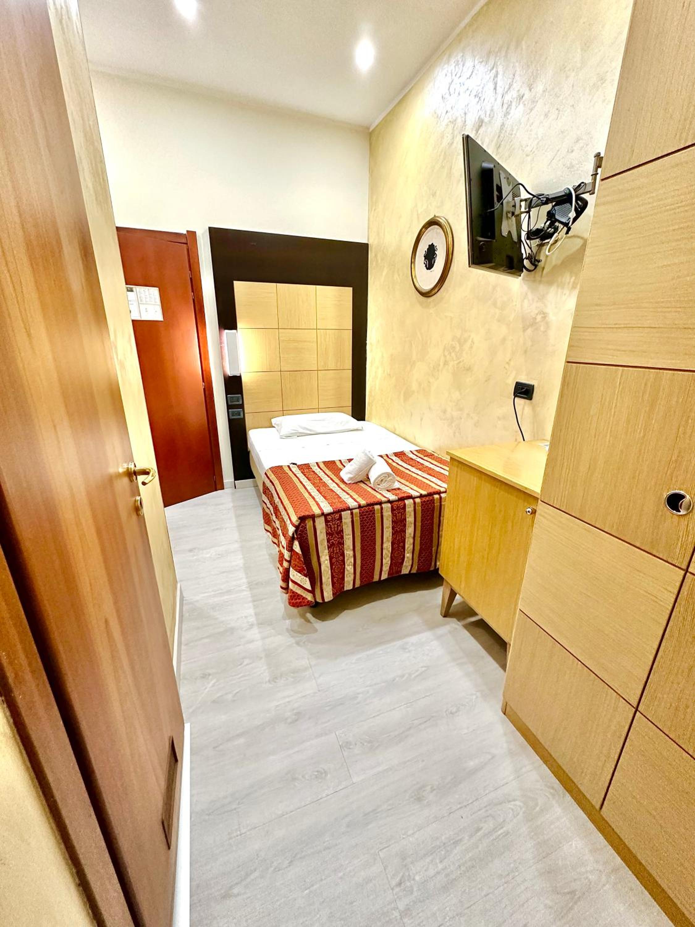 Classic Single Room