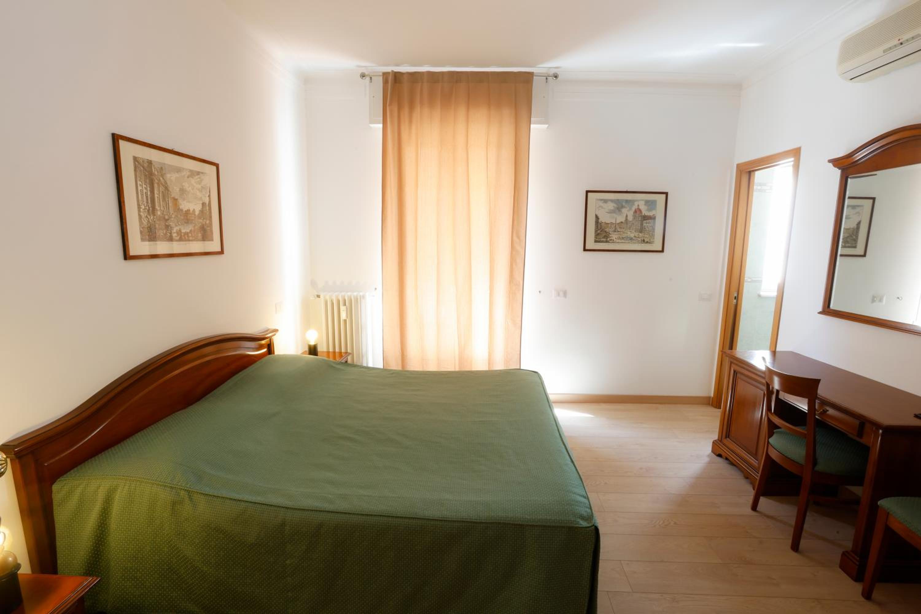 Double Room - Photo 1